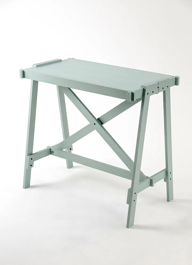 FLAT/FORM: flat-pack коллекция мебели из столетнего японского кедра