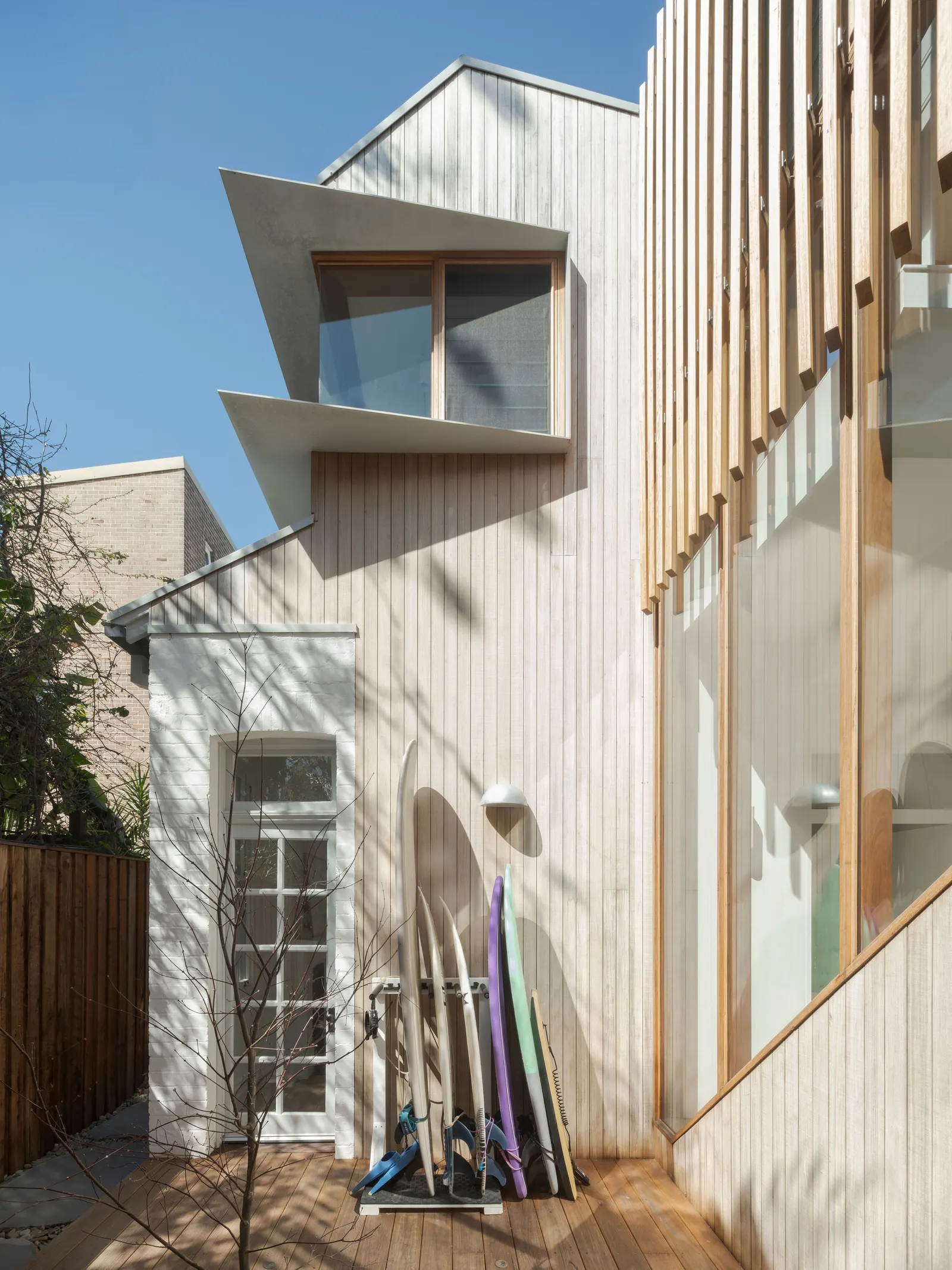 Ghost Gum House Extension / Adriano Pupilli Architects