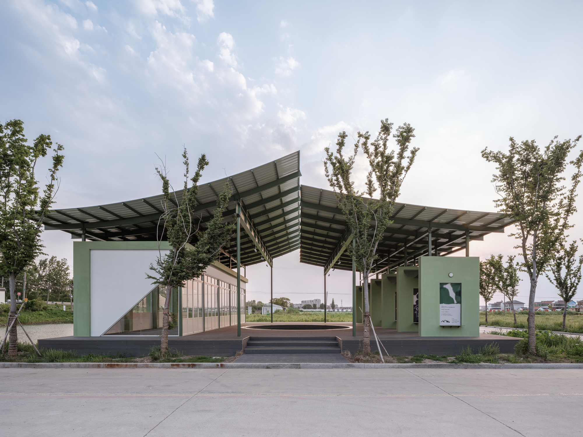 Grape Classroom in the Field / atelier anonymous