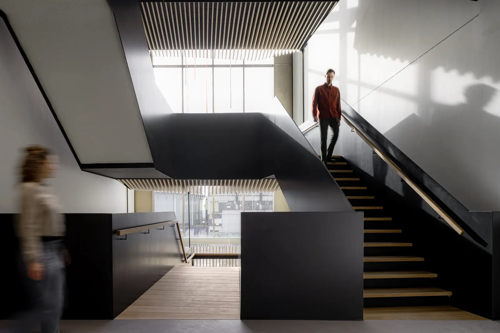 Ferro Offices / GROUP A — обновлённый индустриальный штаб-квартира в Роттердаме