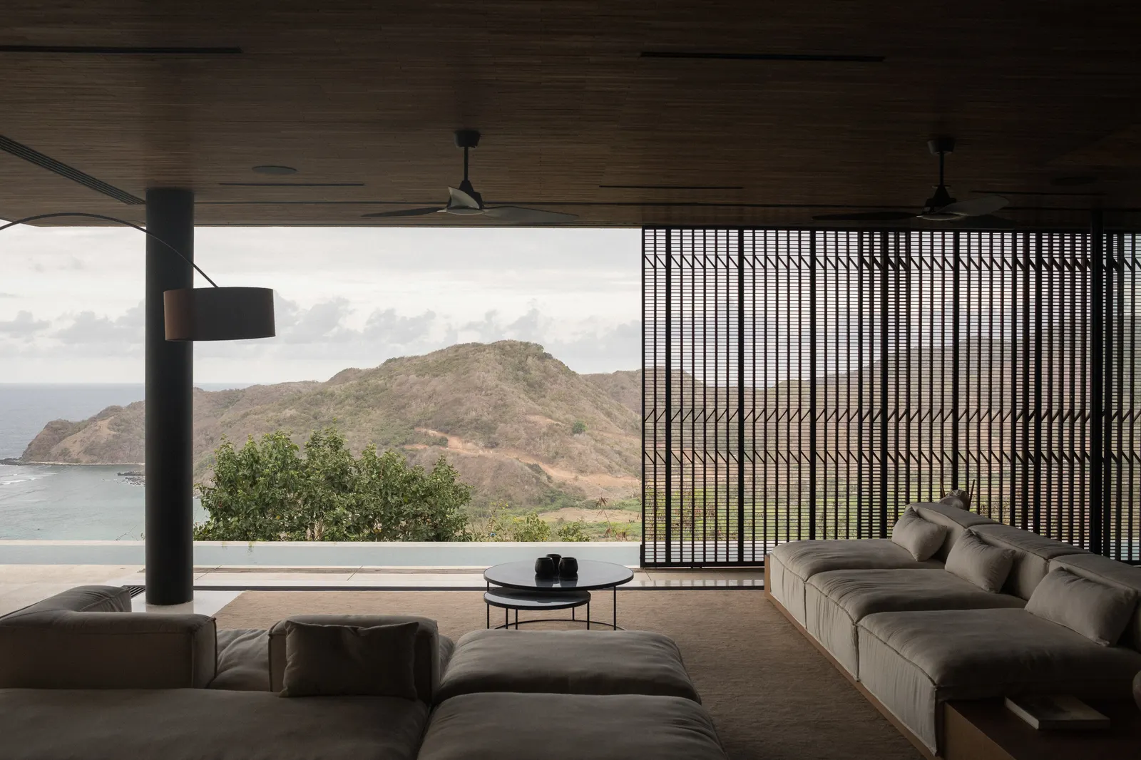 Дом Awasi / Caceres + Tous