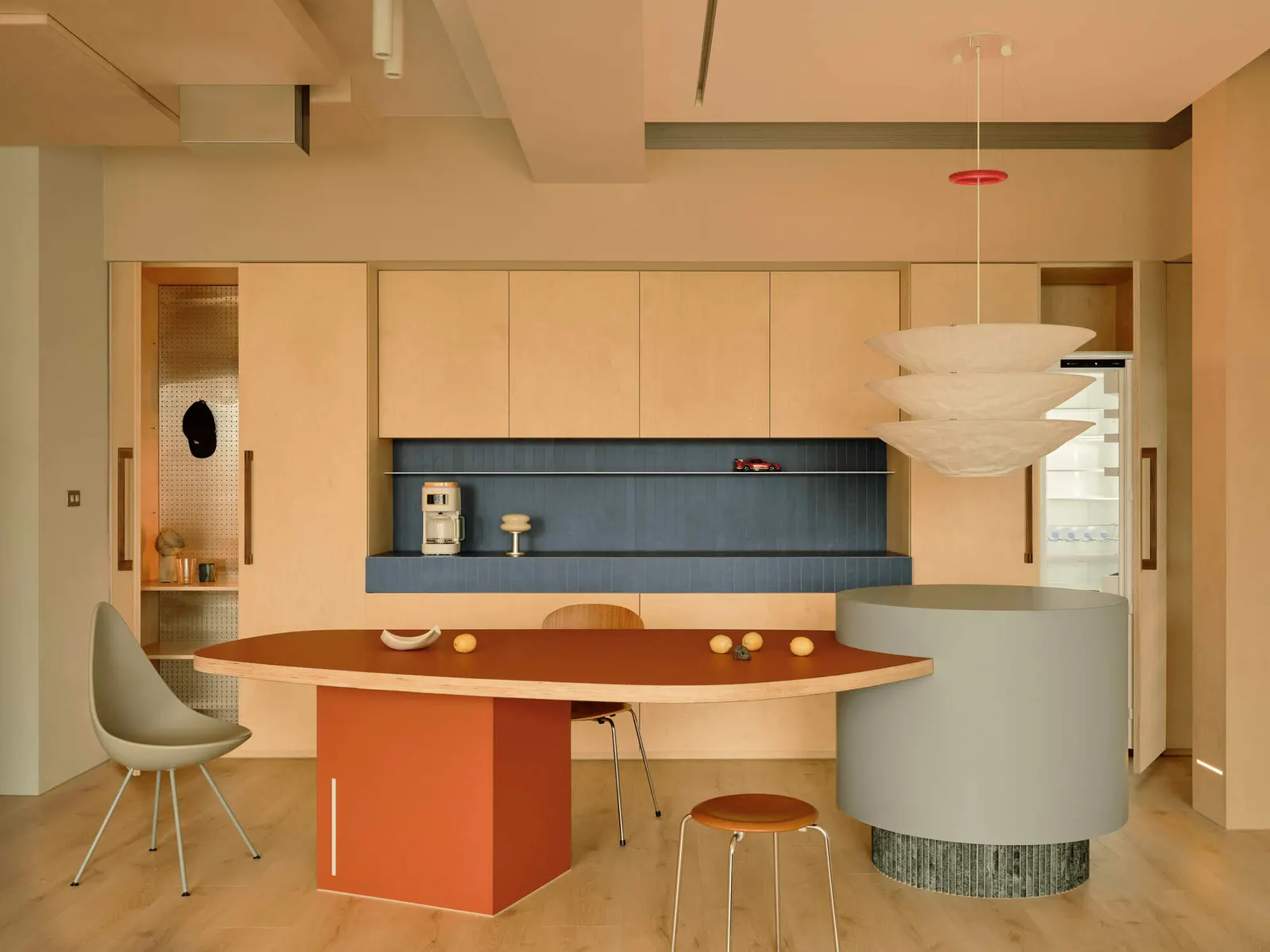 We House / longwave studio