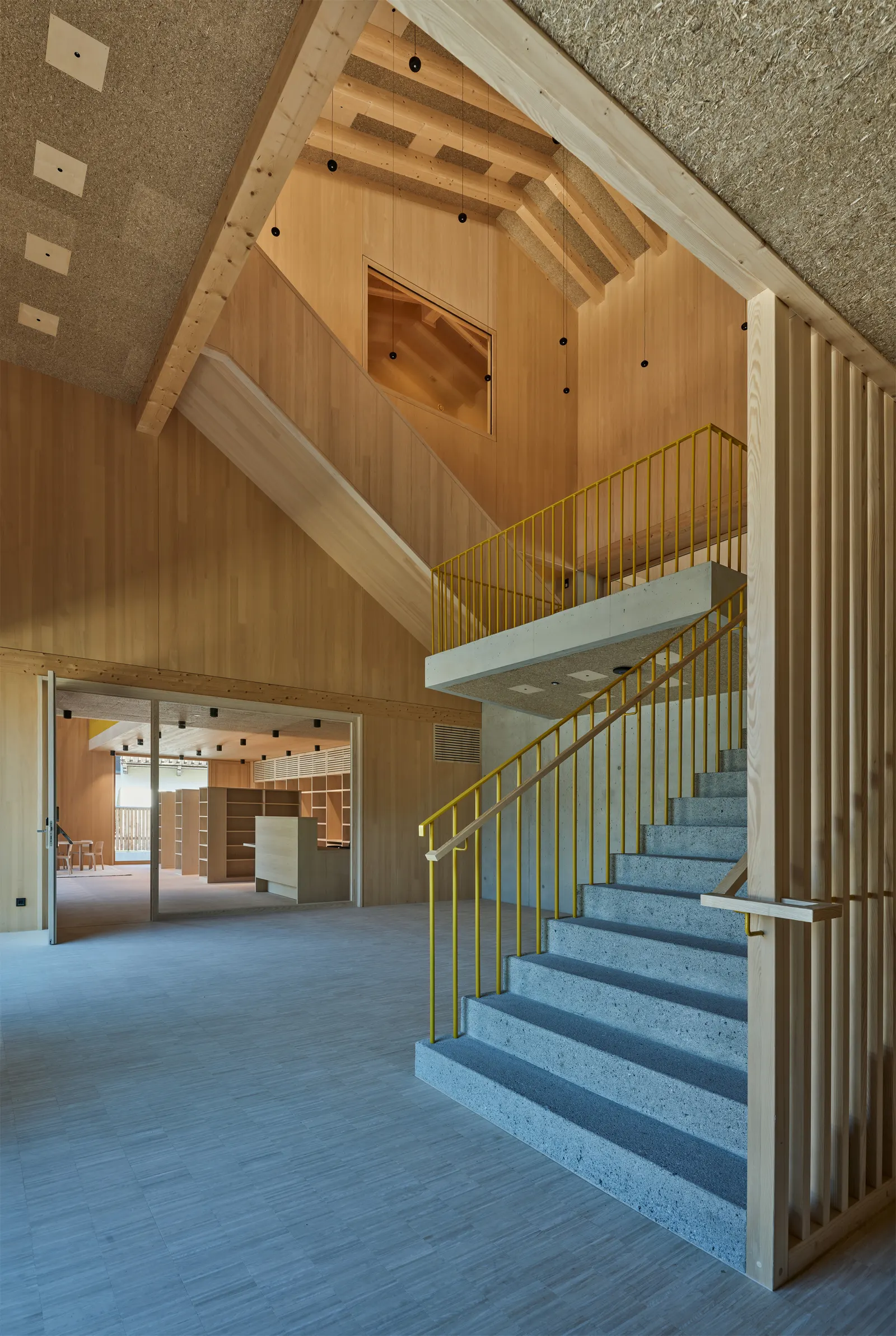 Пожарная станция и общественный зал в Мётце / Imgang Architekten