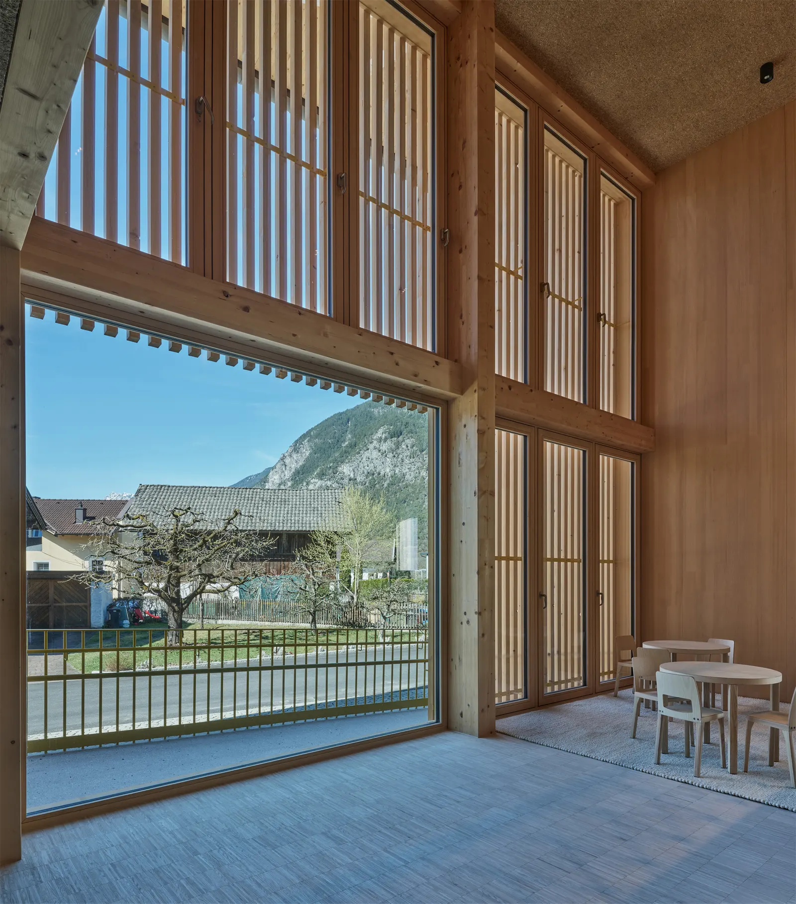 Пожарная станция и общественный зал в Мётце / Imgang Architekten