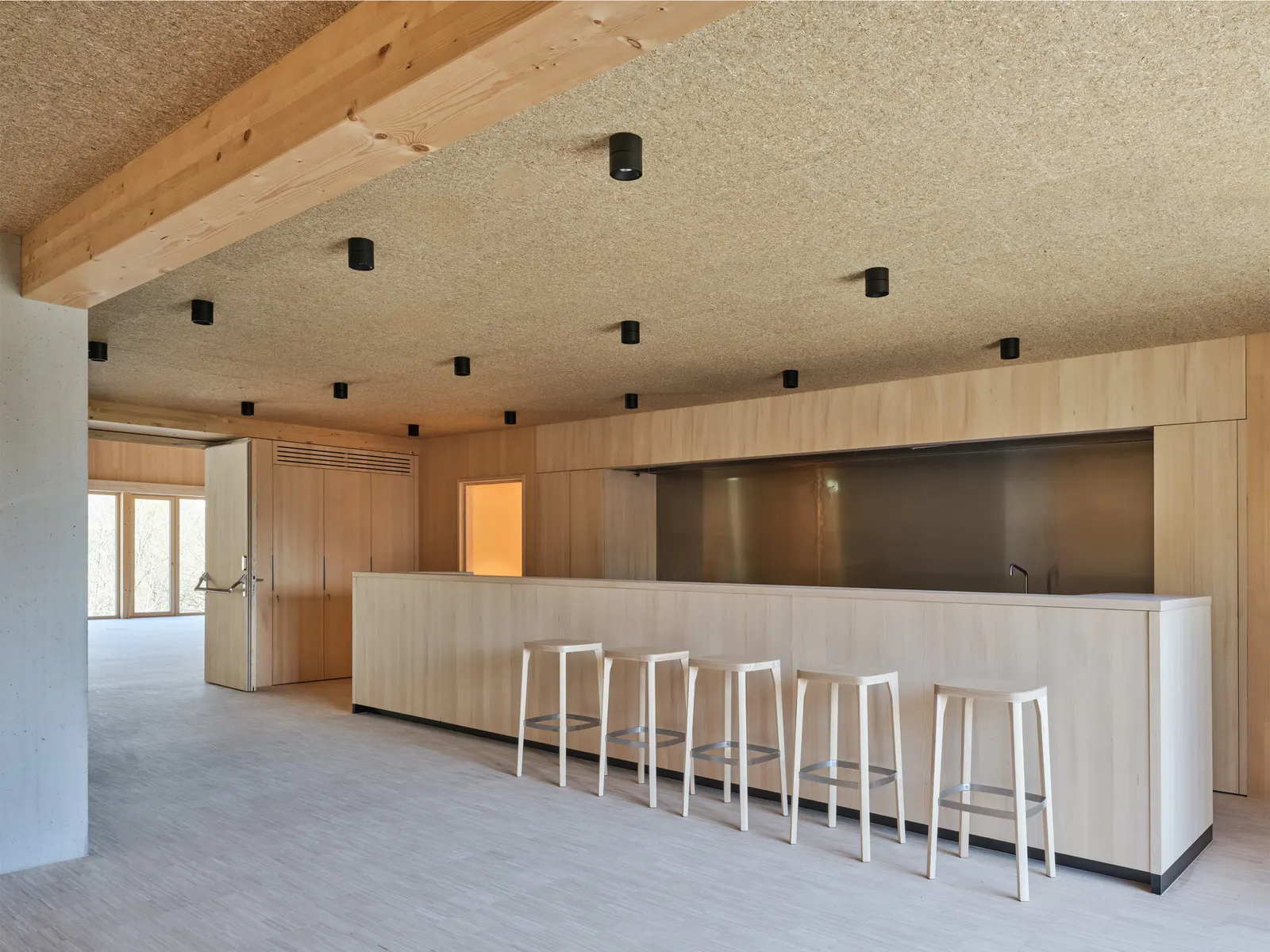 Пожарная станция и общественный зал в Мётце / Imgang Architekten