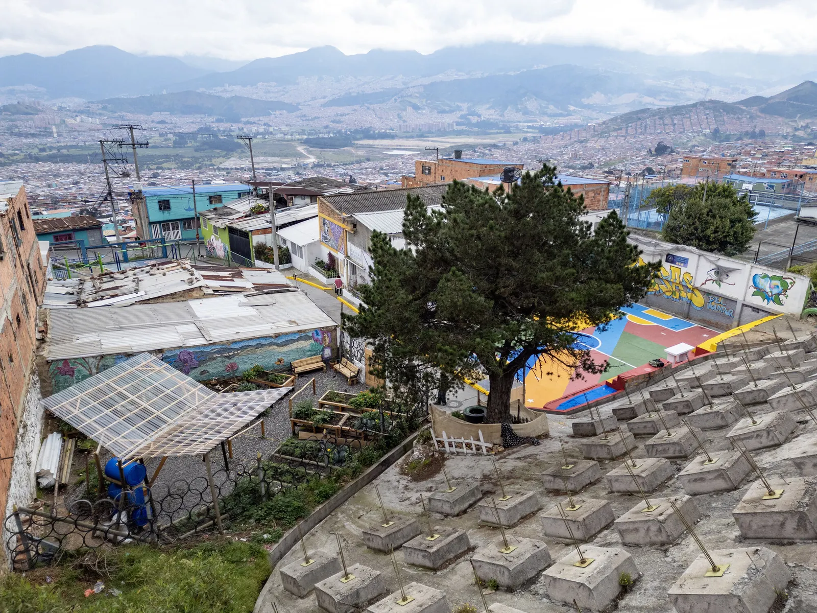 Help Age Urban Gardens / Yemail Arquitectura