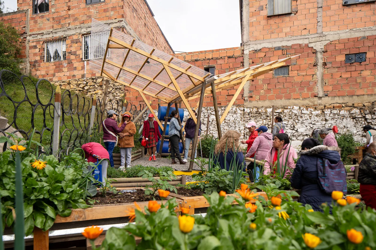 Help Age Urban Gardens / Yemail Arquitectura