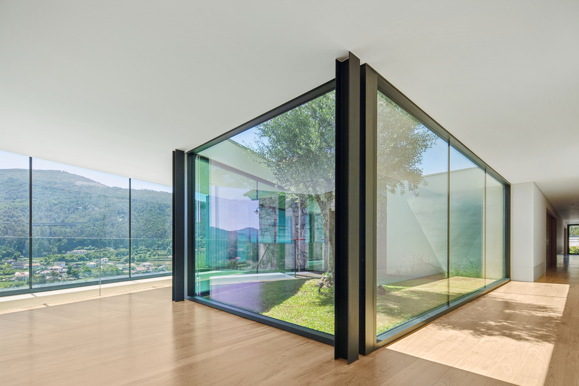 Cerdeiras House Hotel / Tiago do Vale Arquitectos