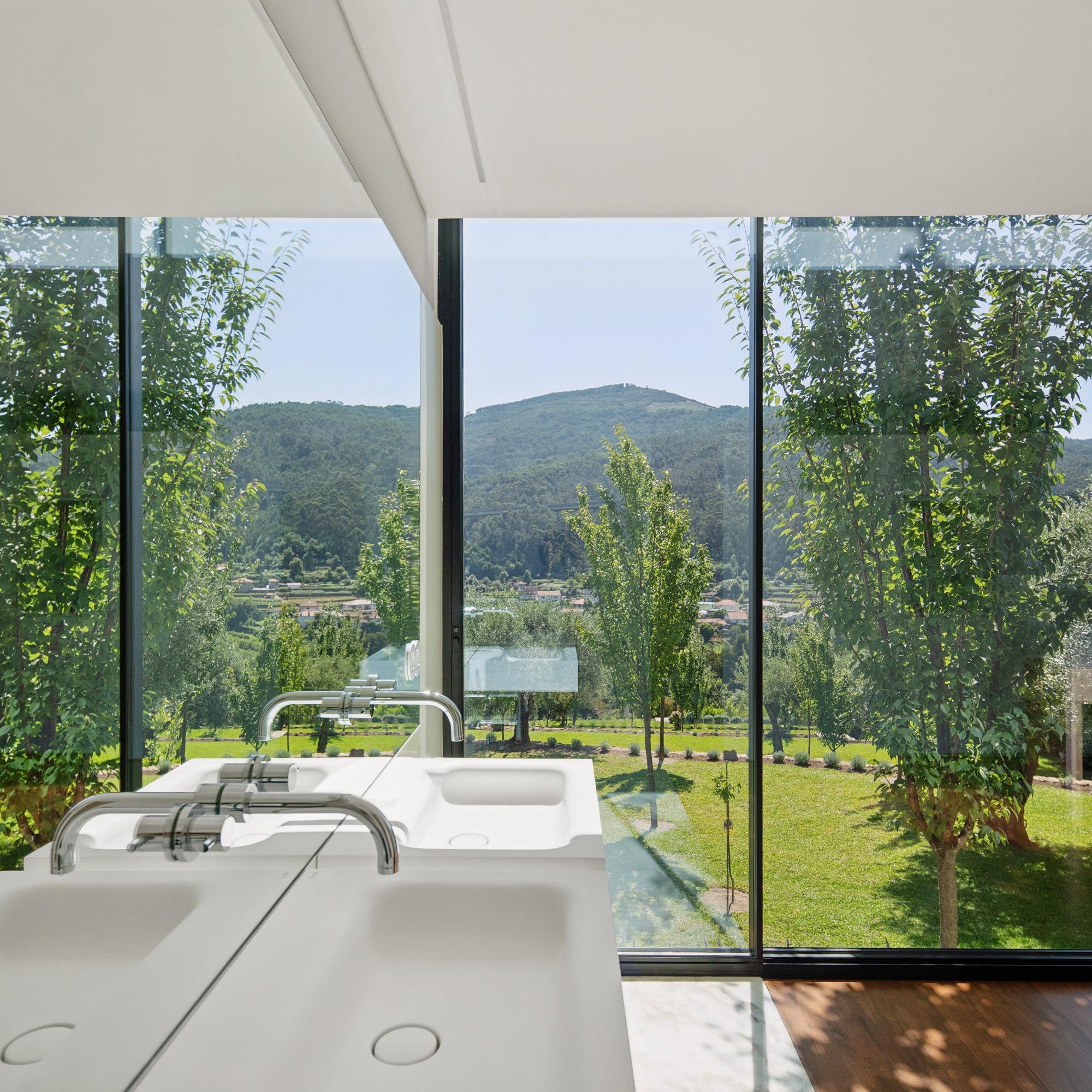 Cerdeiras House Hotel / Tiago do Vale Arquitectos