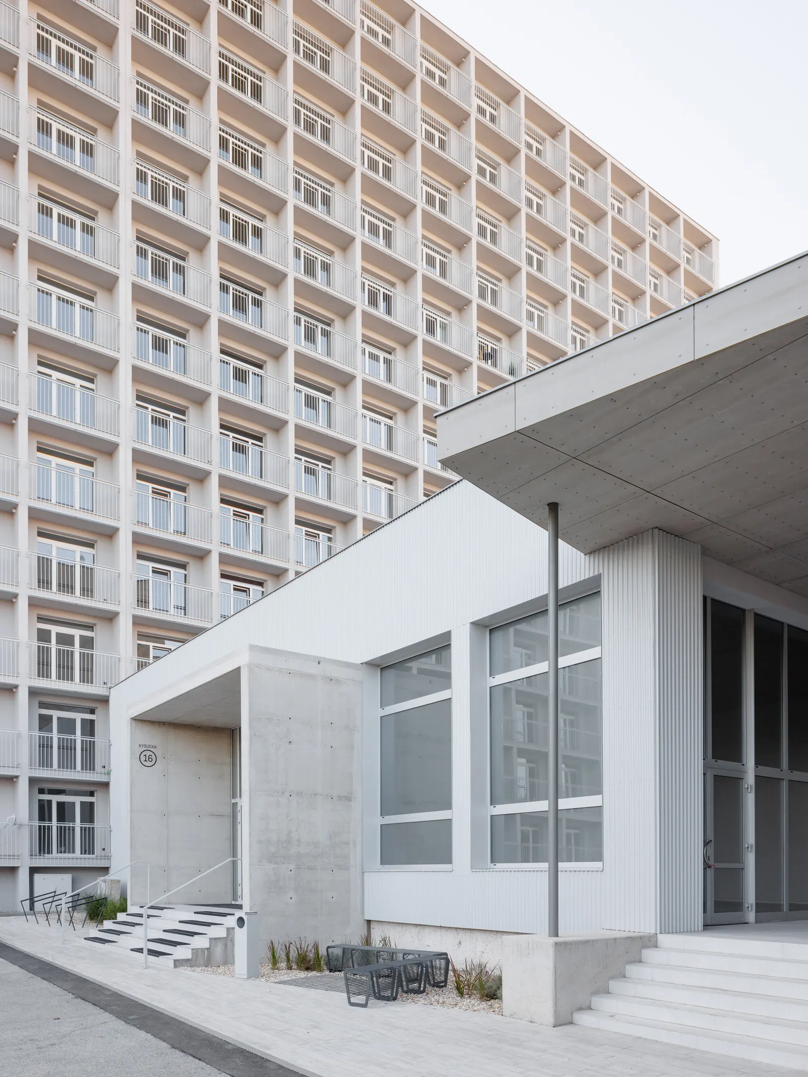KOSMALT Housing Renovation / Atrium Architekti
