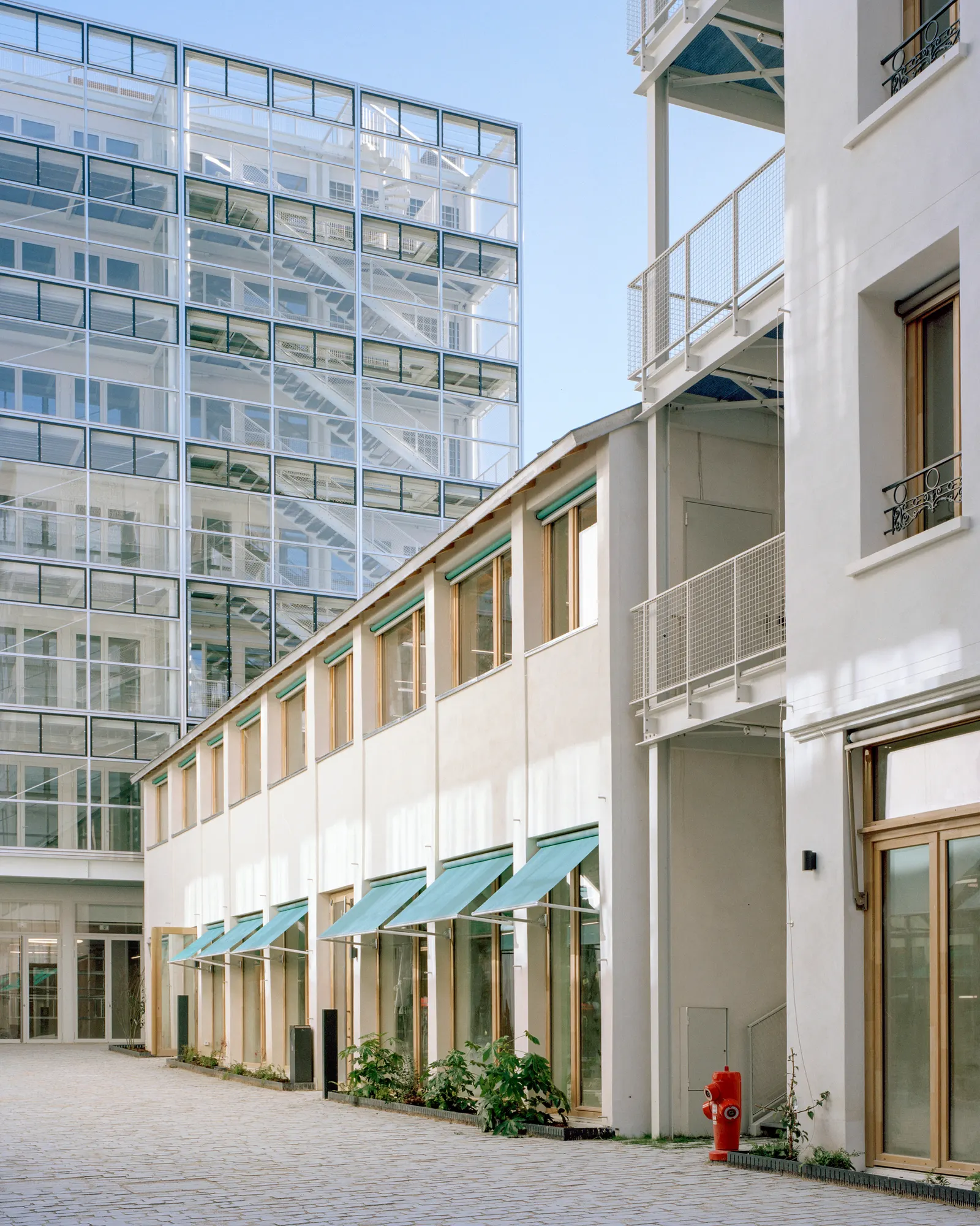 206 La Fayette: трансформация парижского квартала от DATA architectes и THINK TANK architecture