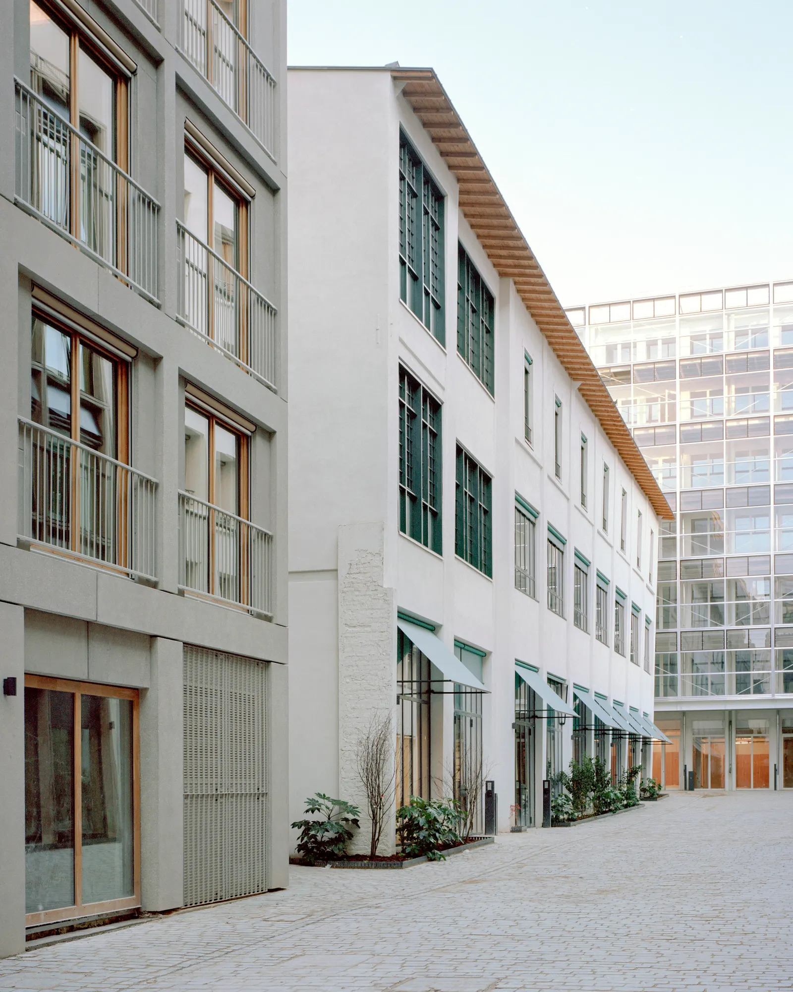 206 La Fayette: трансформация парижского квартала от DATA architectes и THINK TANK architecture
