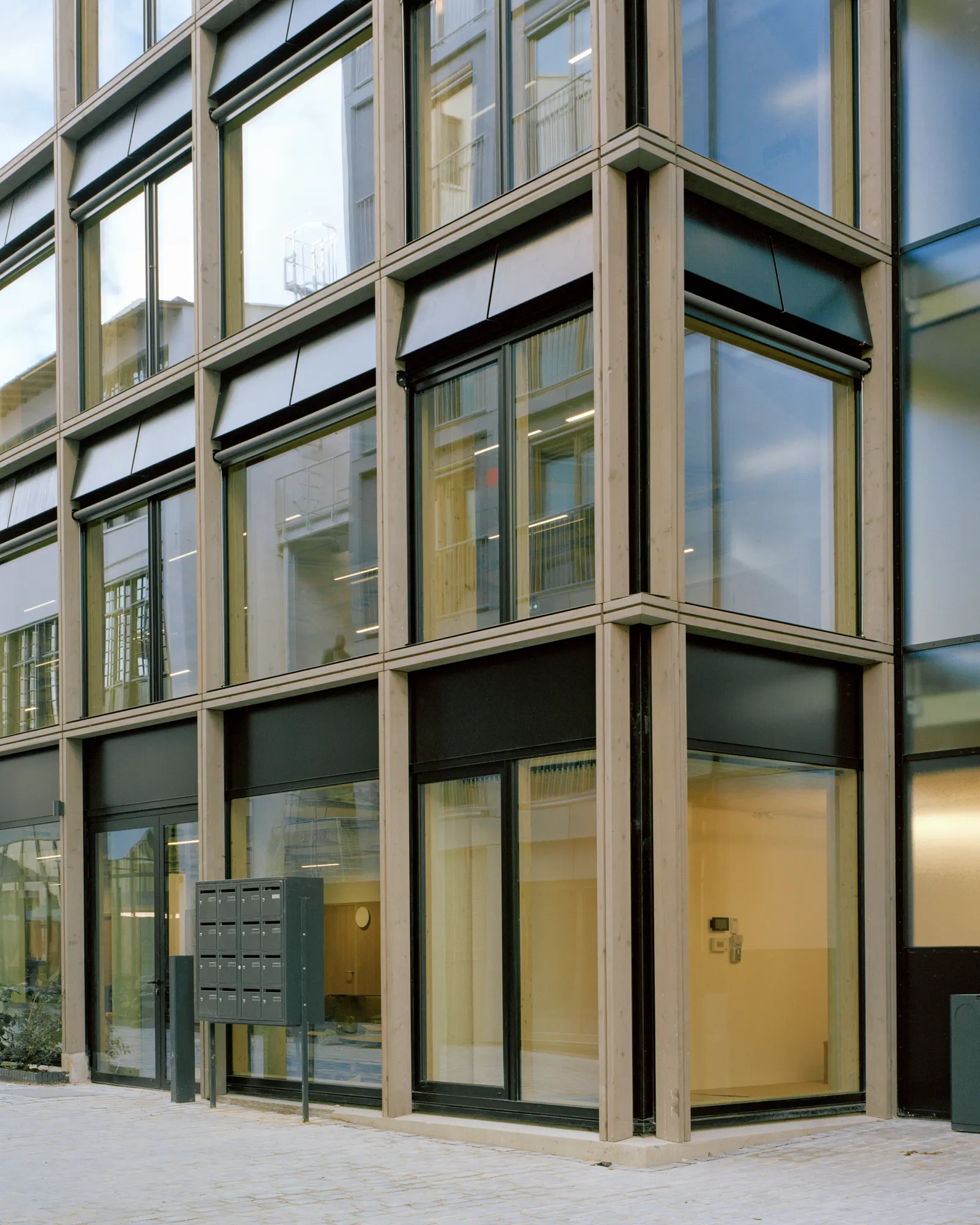 206 La Fayette: трансформация парижского квартала от DATA architectes и THINK TANK architecture