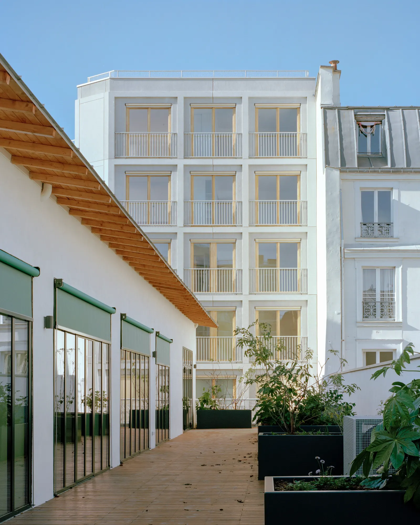 206 La Fayette: трансформация парижского квартала от DATA architectes и THINK TANK architecture