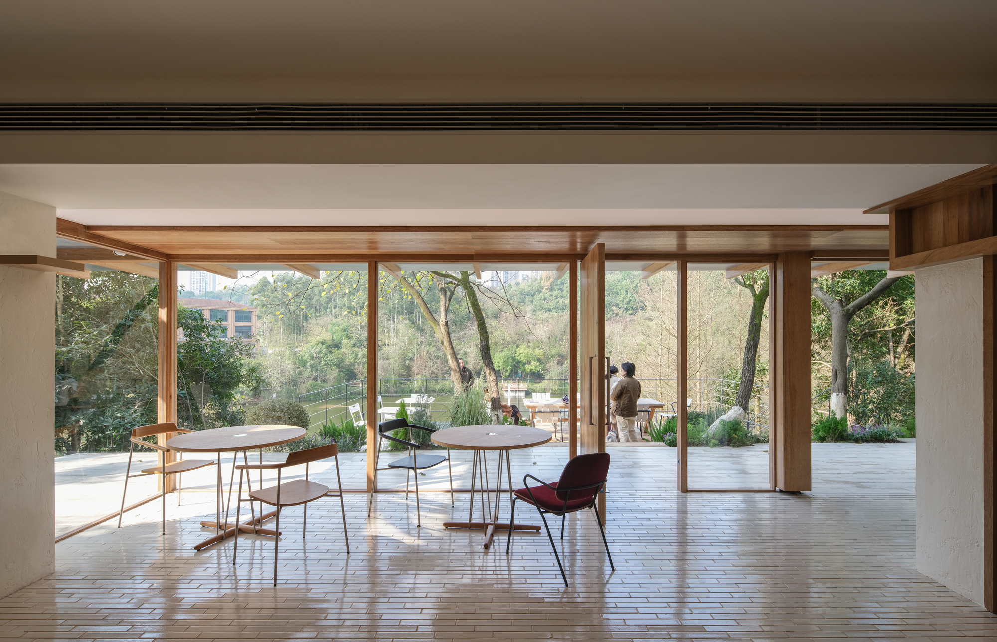LAGO Italian Family Kitchen / Vari Architects
