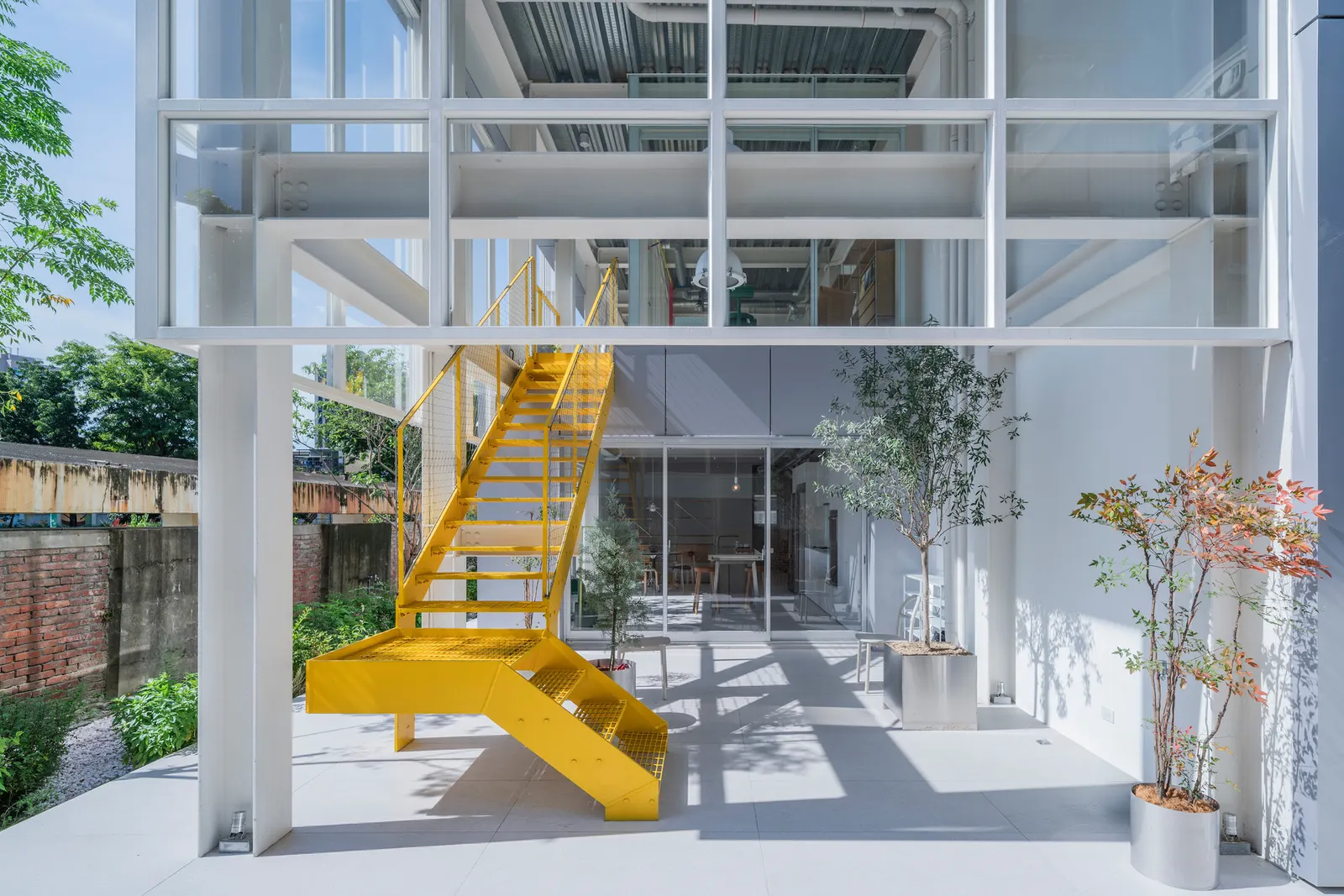 MOM House / Supra-Simplicities