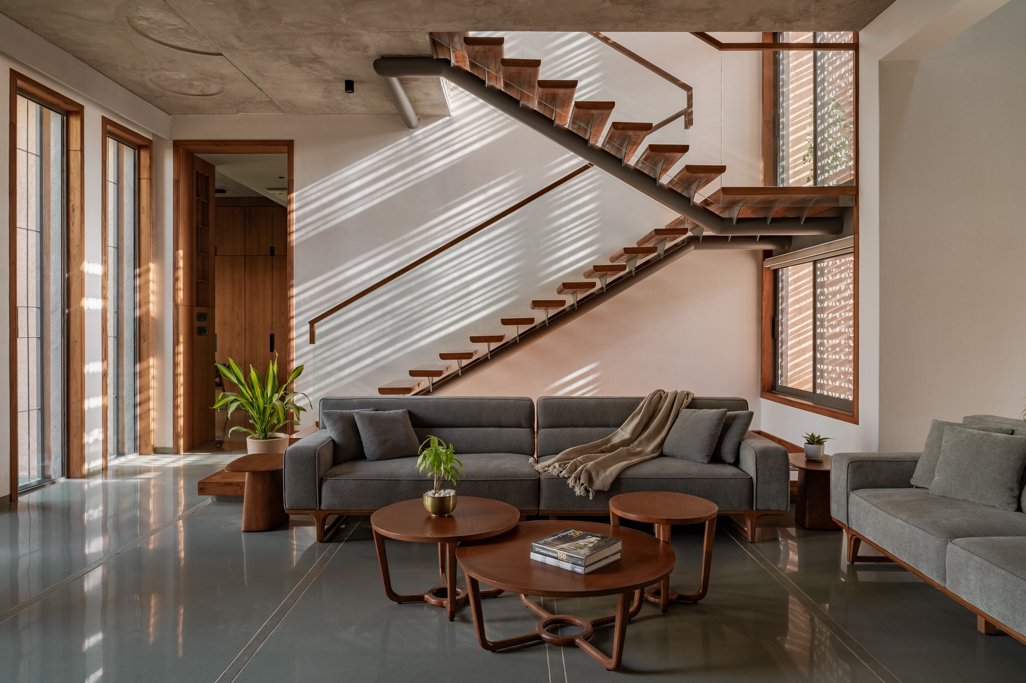 Neeti-Lime House / DINTERPLAY ARCHITECTS