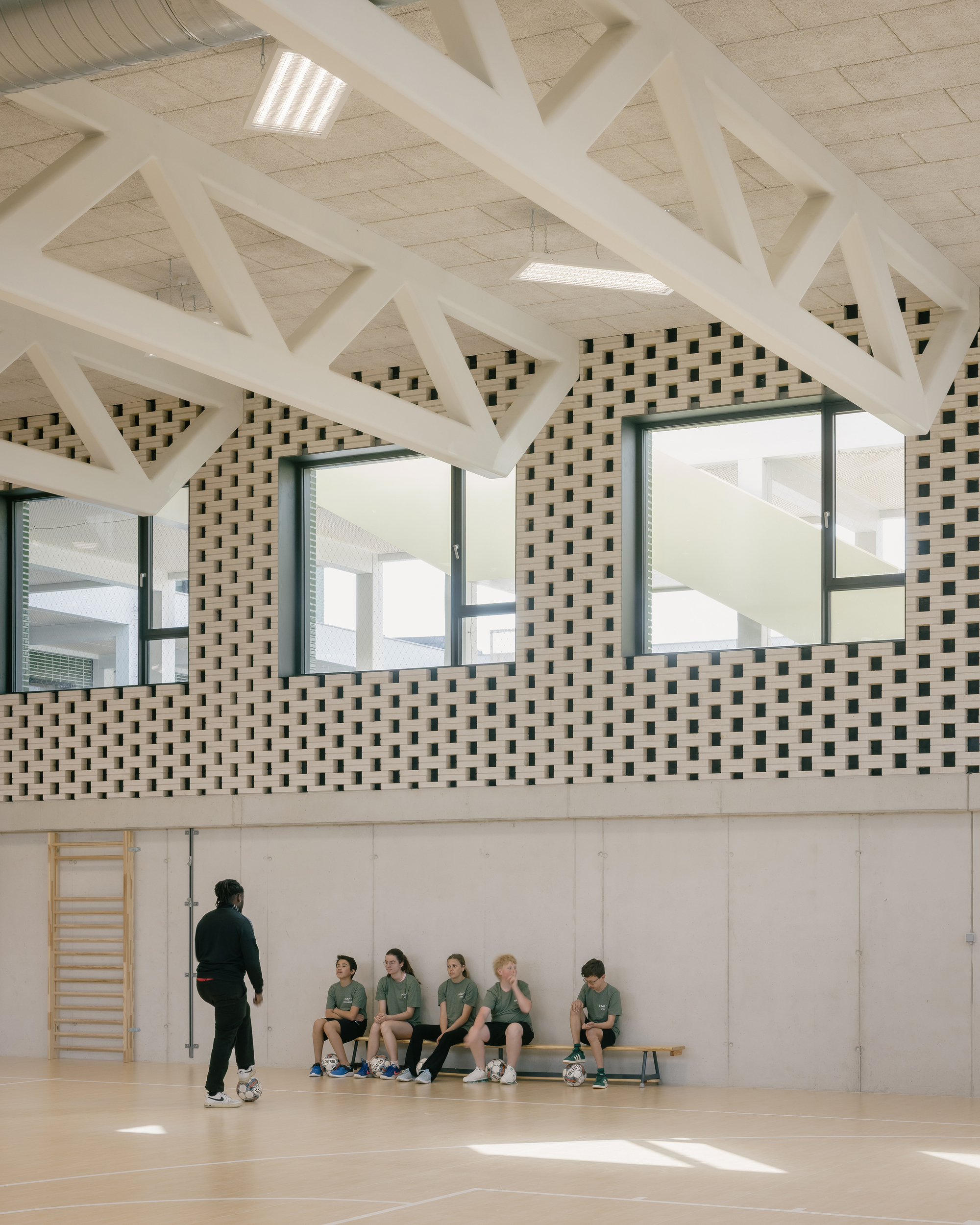 Школа Maria Assumpta Instituut / LOW Architecten