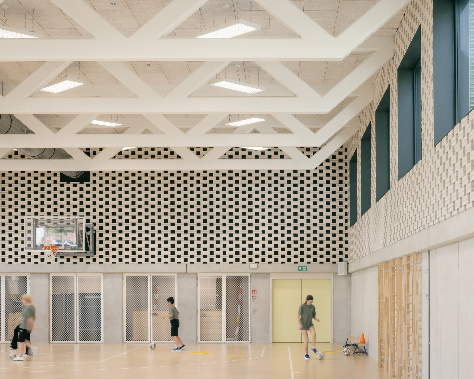 Школа Maria Assumpta Instituut / LOW Architecten