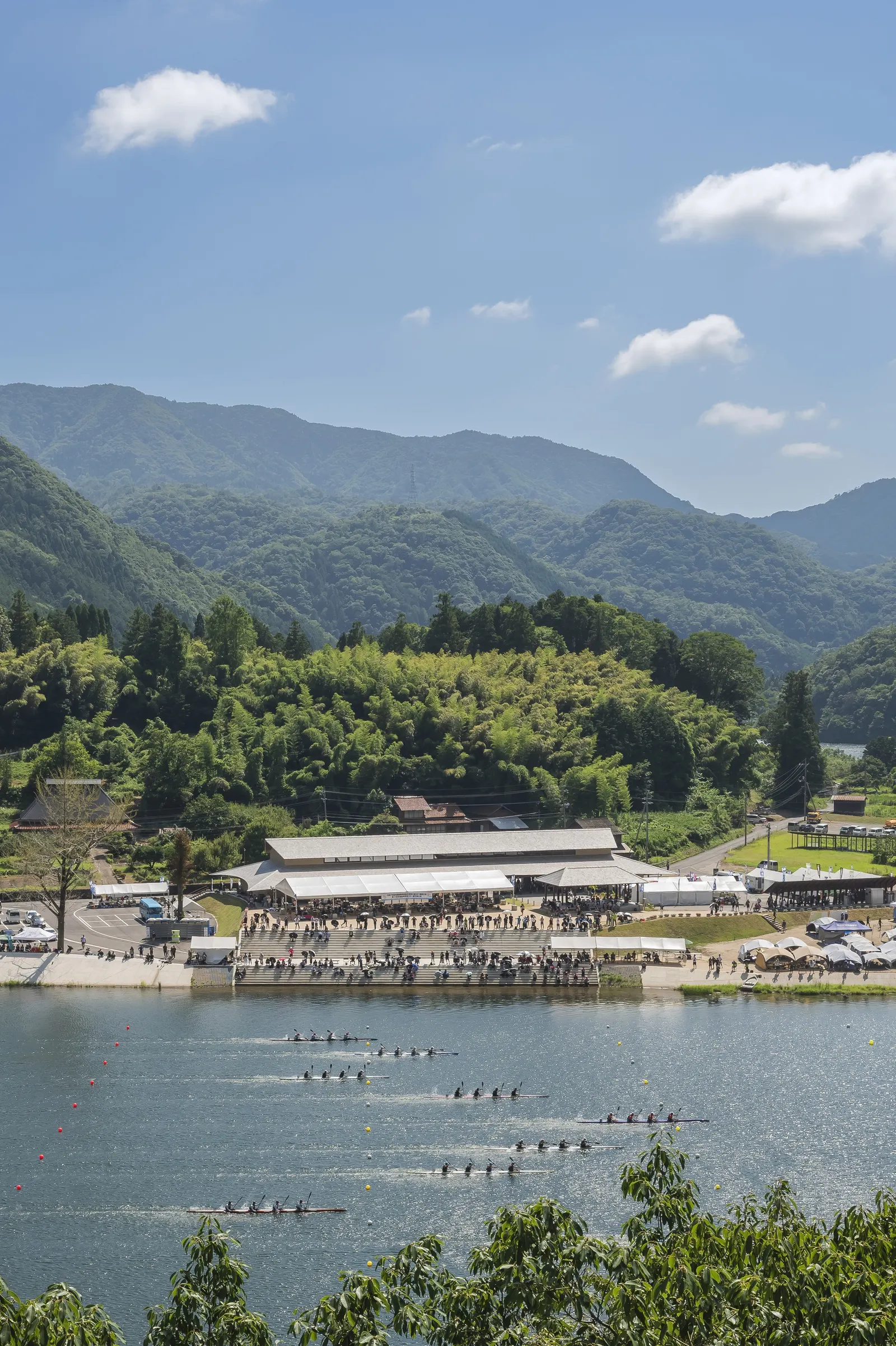 Misato Canoe Boathouse / STUDIO YY
