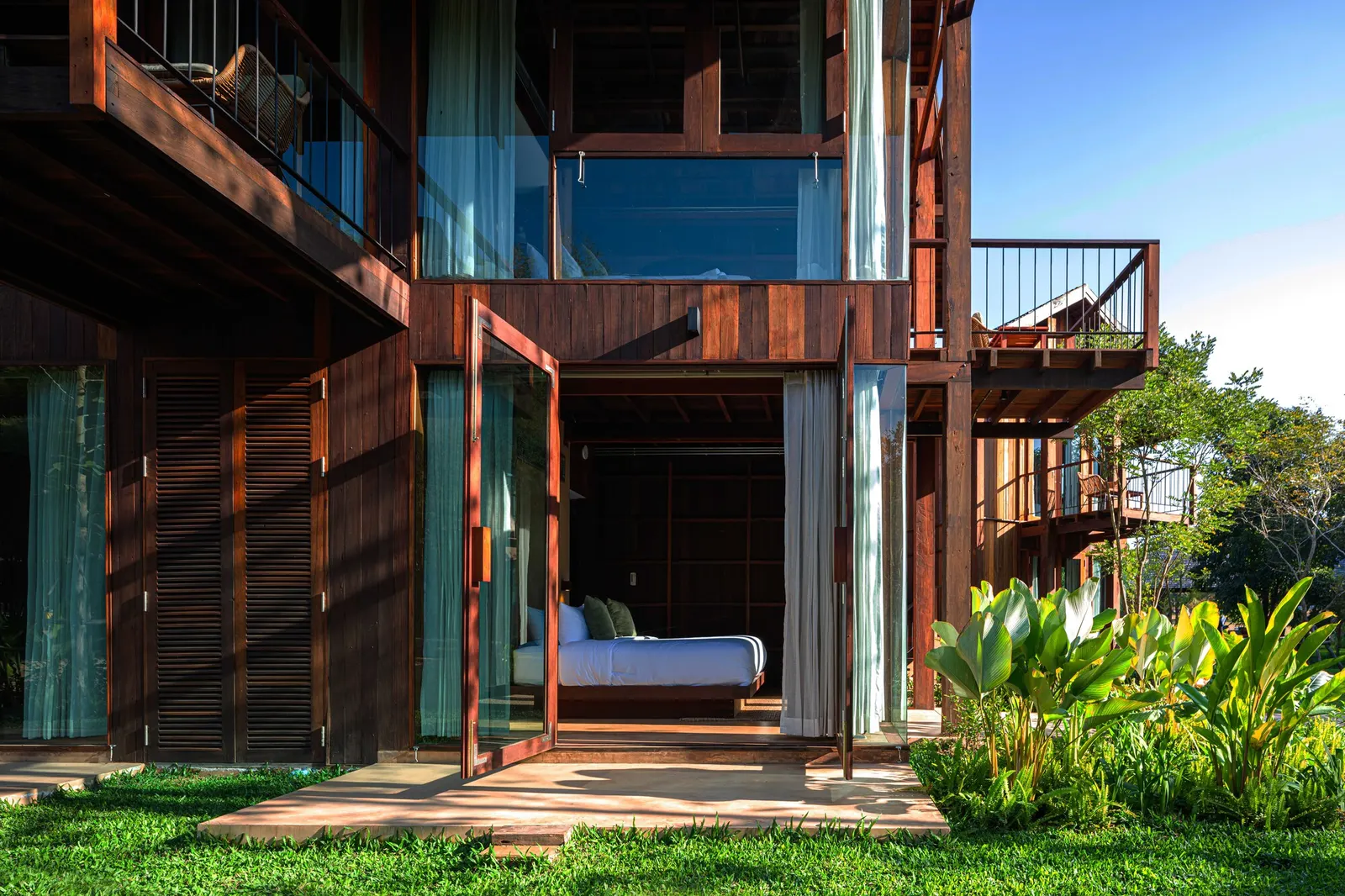 Nachan The Antique Courtyard Hotel / PAVA architects