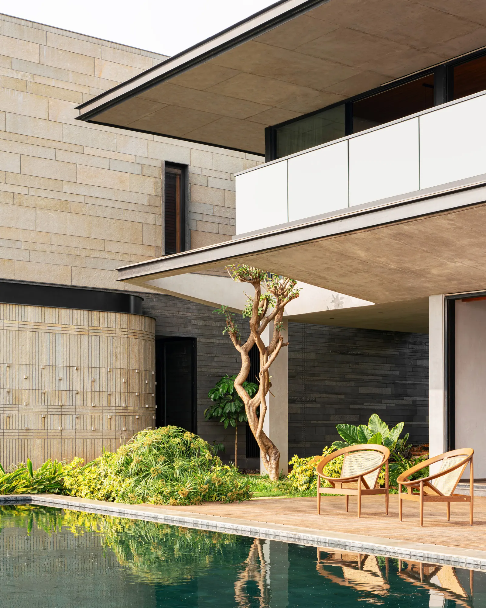 Nirvana House / unTAG — дом в Aamby Valley City как медитативное пространство