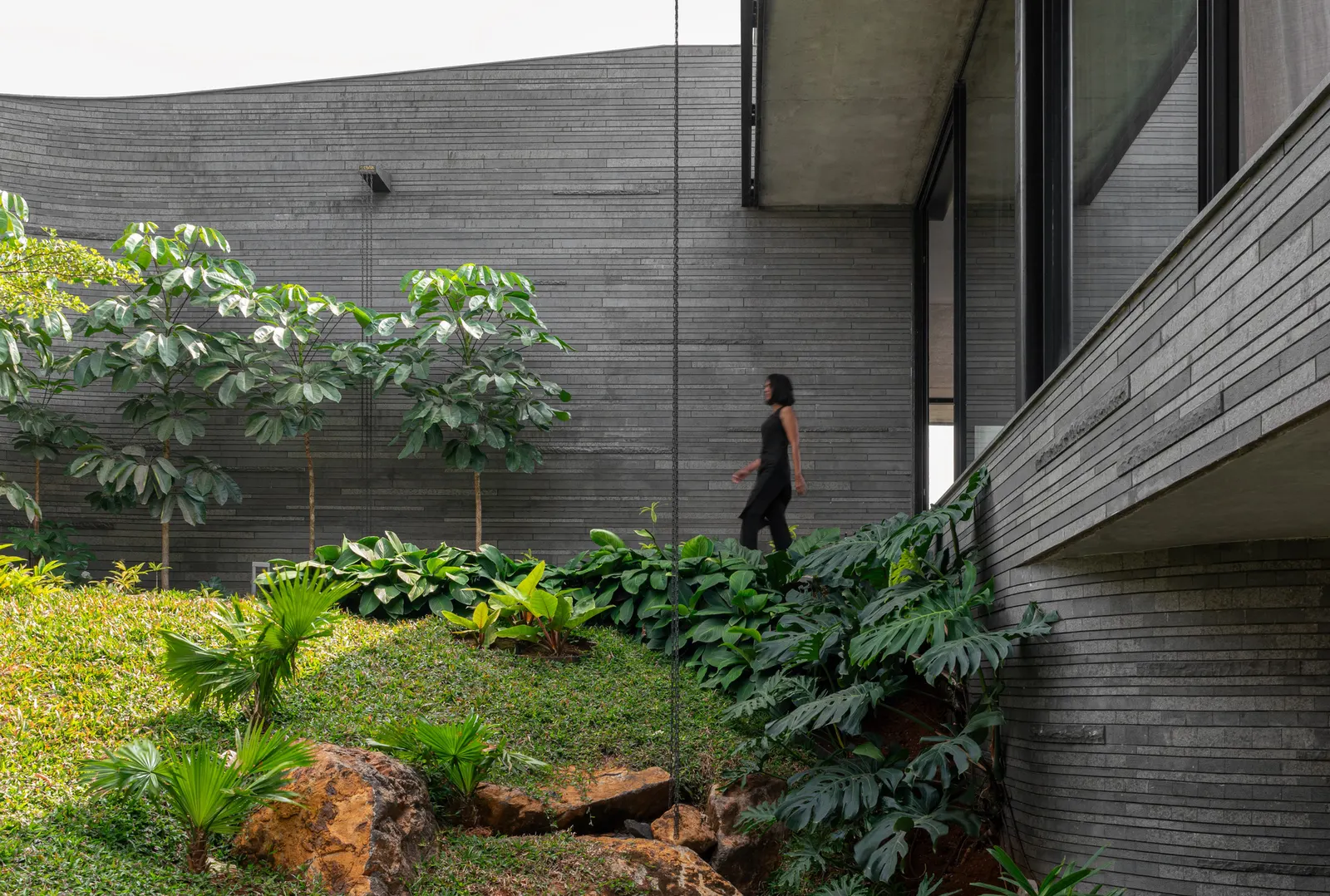Nirvana House / unTAG — дом в Aamby Valley City как медитативное пространство
