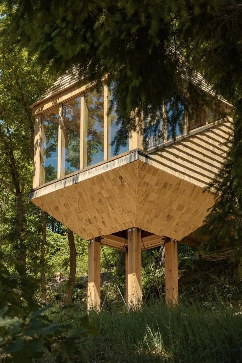 TreeBOX: деревянный ретрит Officina82 среди дубов в Лигурийских Альпах