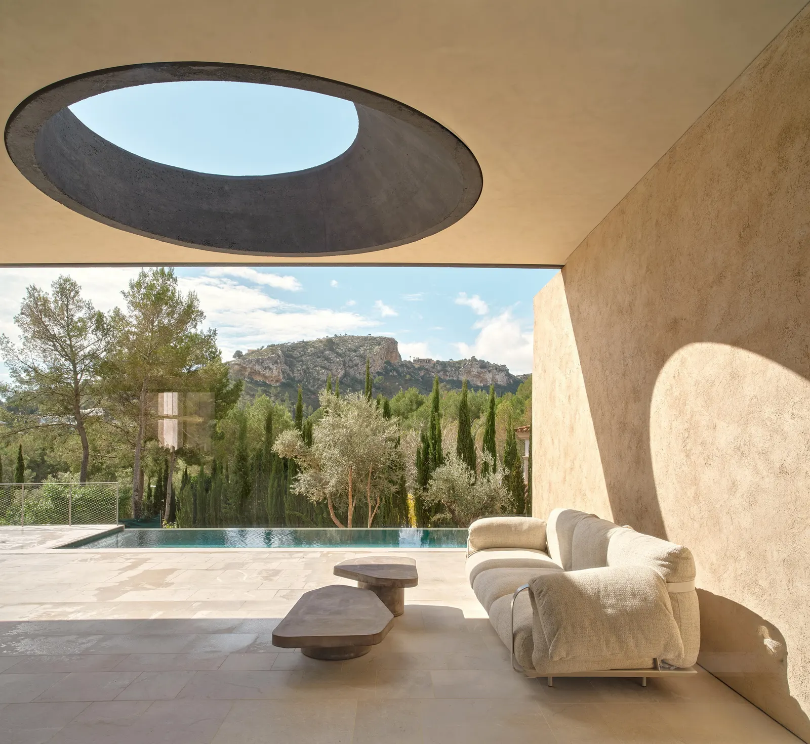 Casa Óculo / OHLAB в Пальме: дом, собранный вокруг света, материала и рельефа