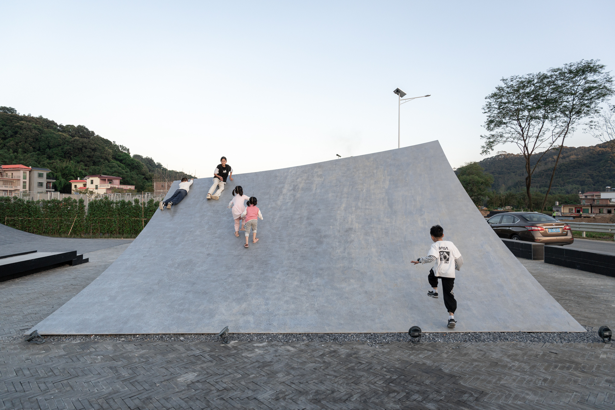 Pages Afloat / f-a-n architects