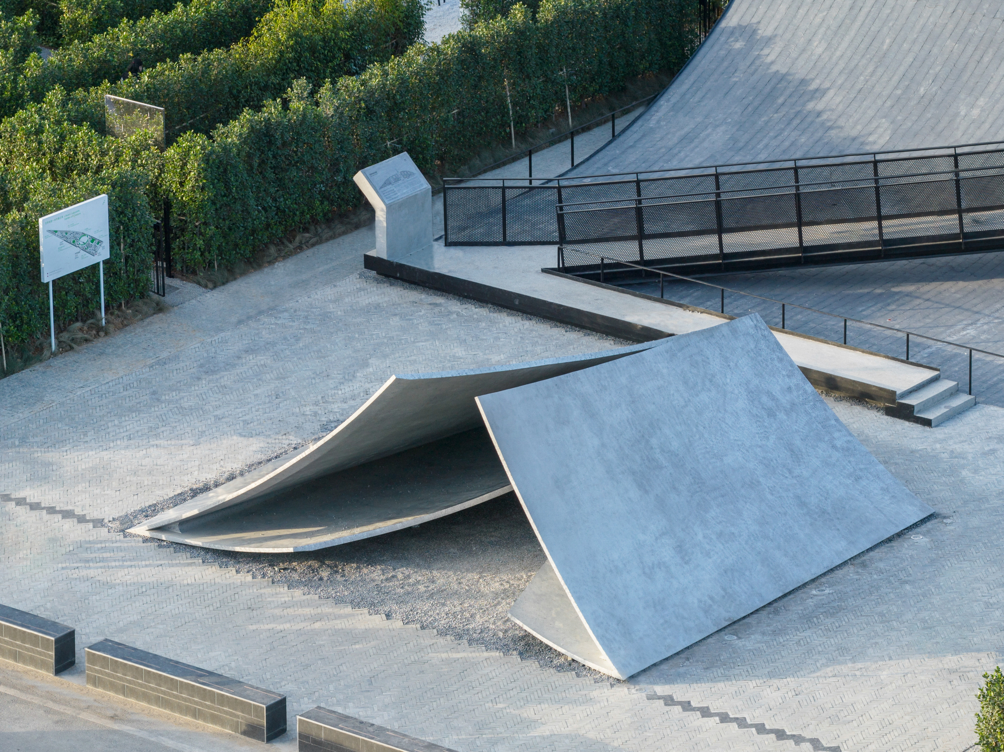 Pages Afloat / f-a-n architects