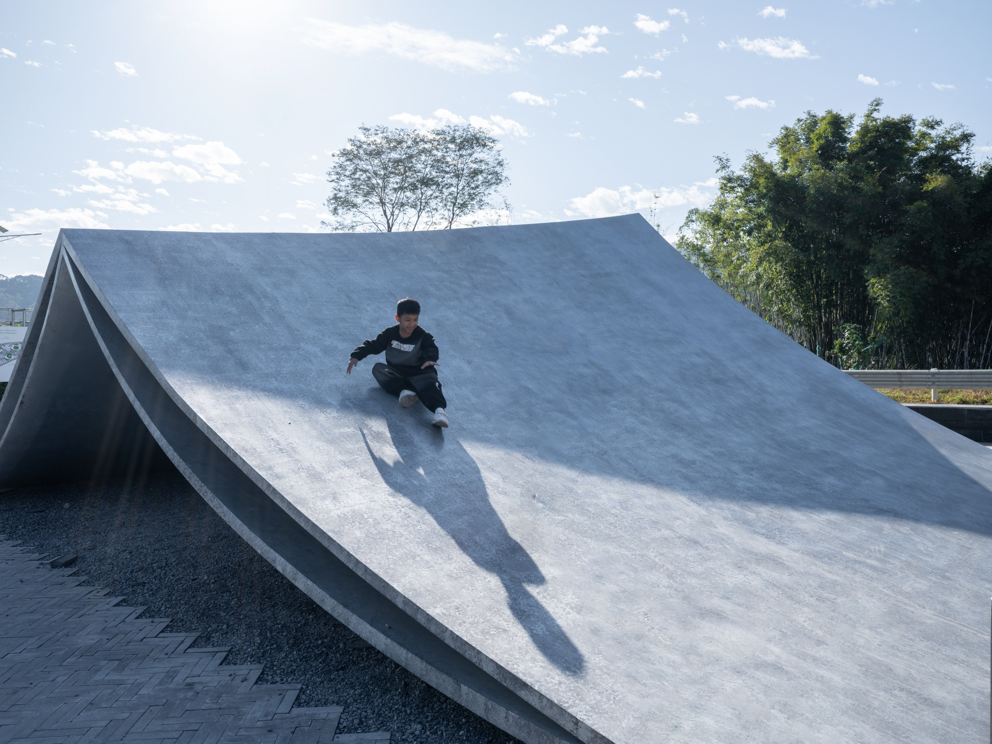 Pages Afloat / f-a-n architects