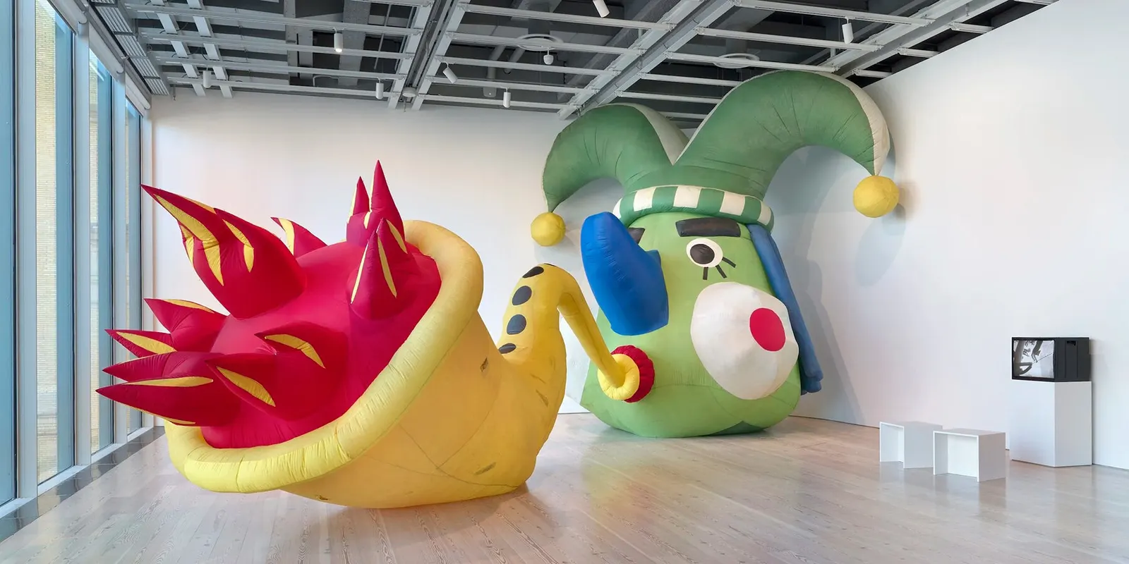 Пэт Олеско получила премию Bucksbaum Whitney Biennial 2026 за «Blow Hard» и «Footsi»
