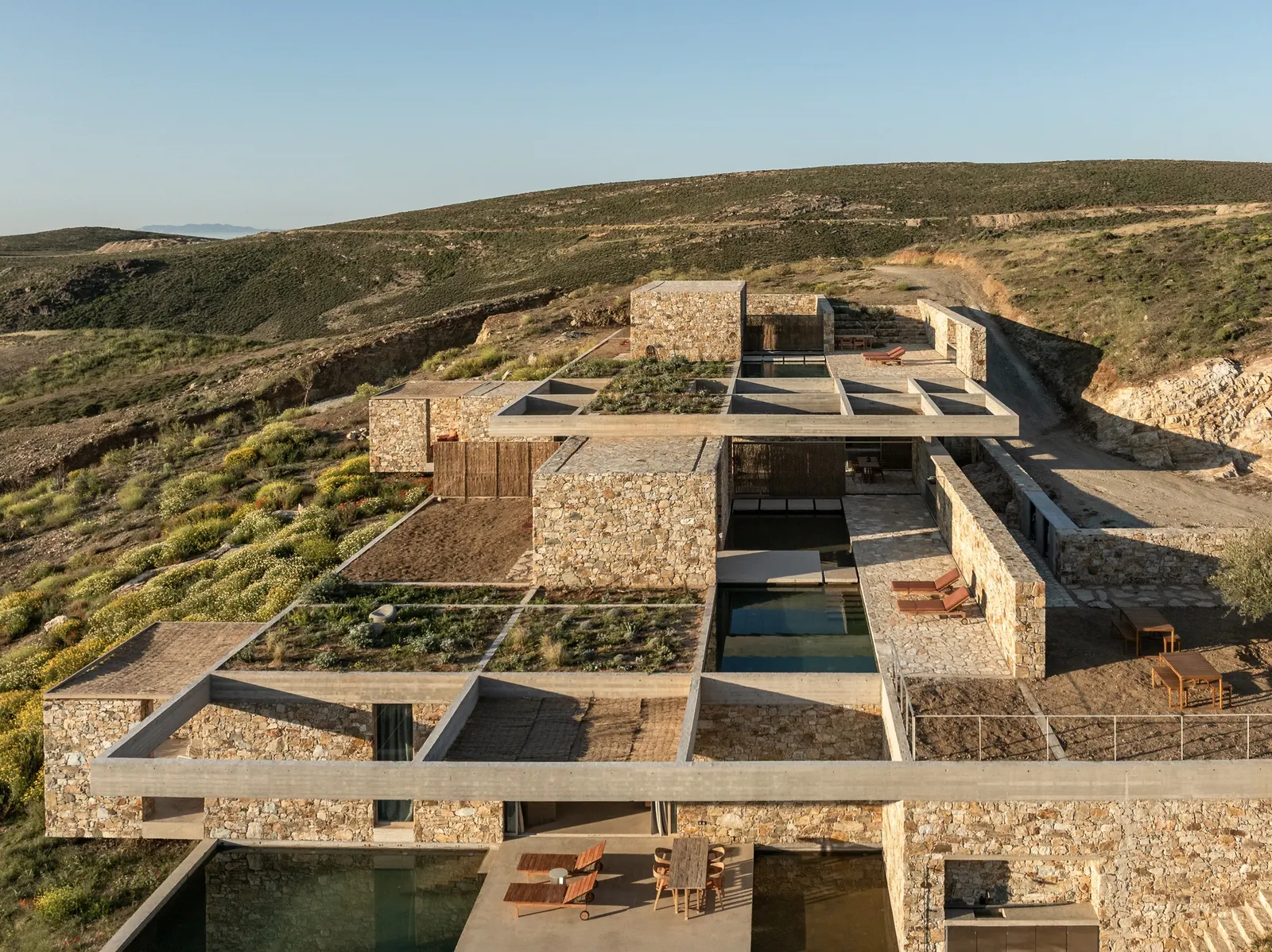 PERMA Serifos Retreat / MOLD Architects