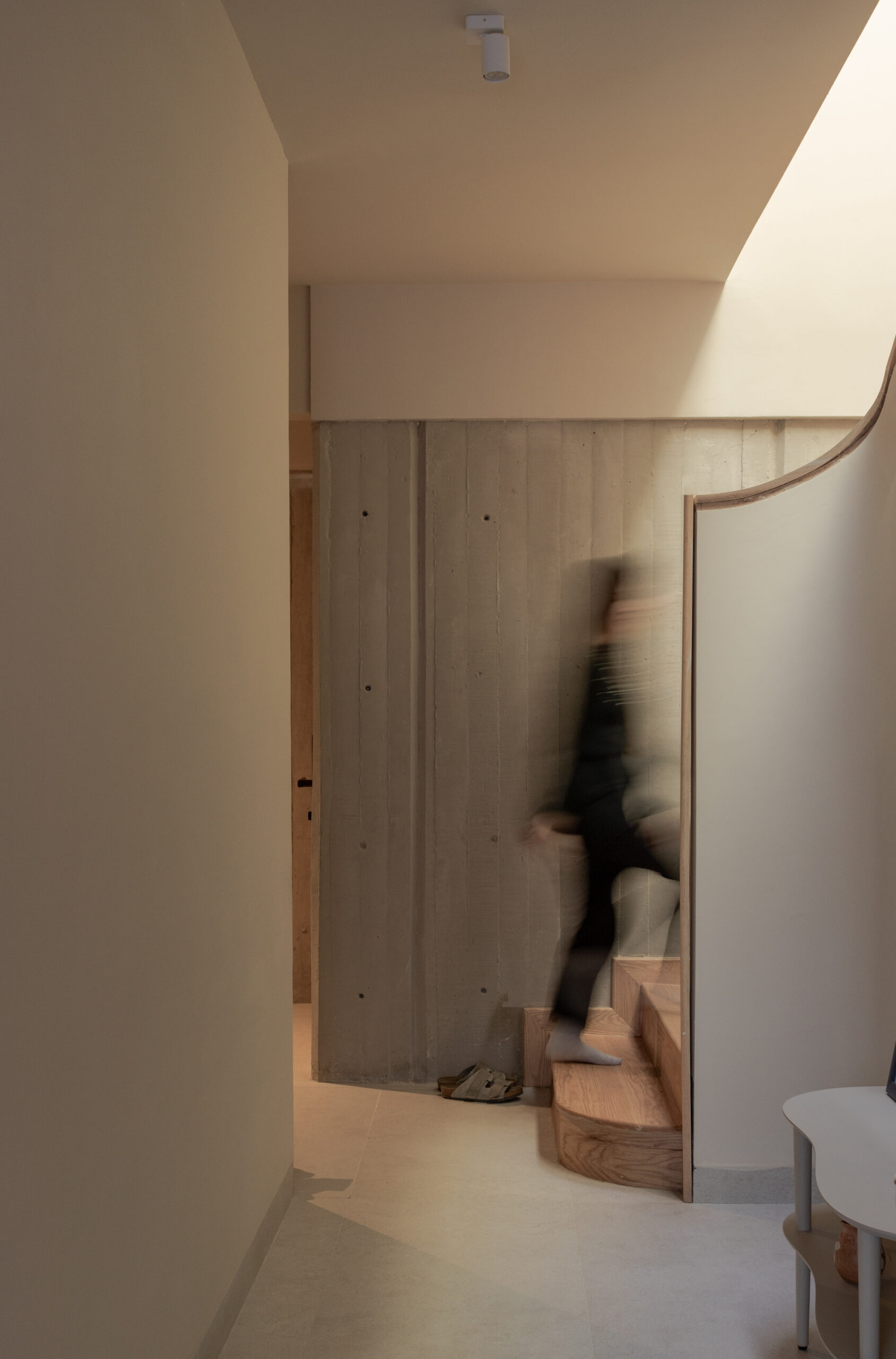 House dieciocho / Pereda Han Estudio