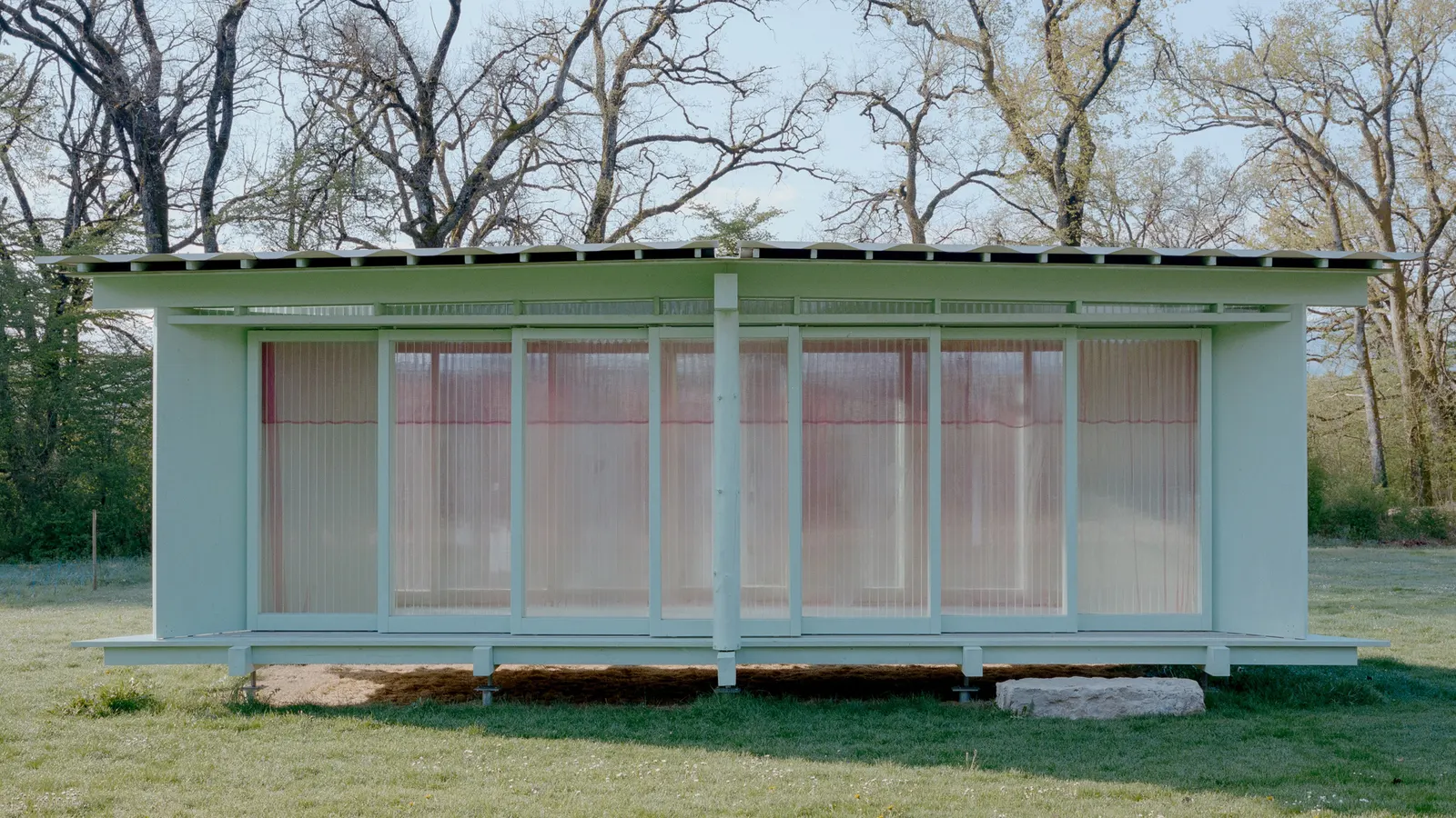 Pavillon of the Sliding Doors / Piertzovanis Toews