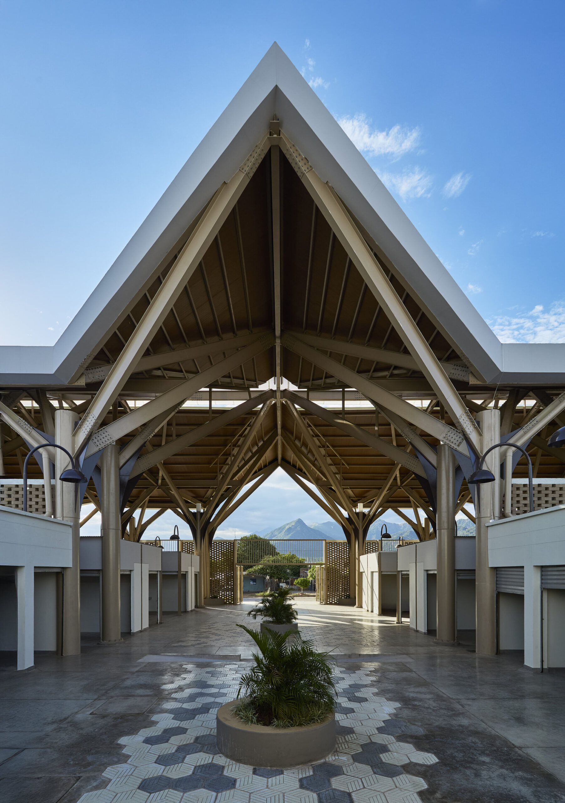 Plaza Luna Vallenata / Tarq Studio