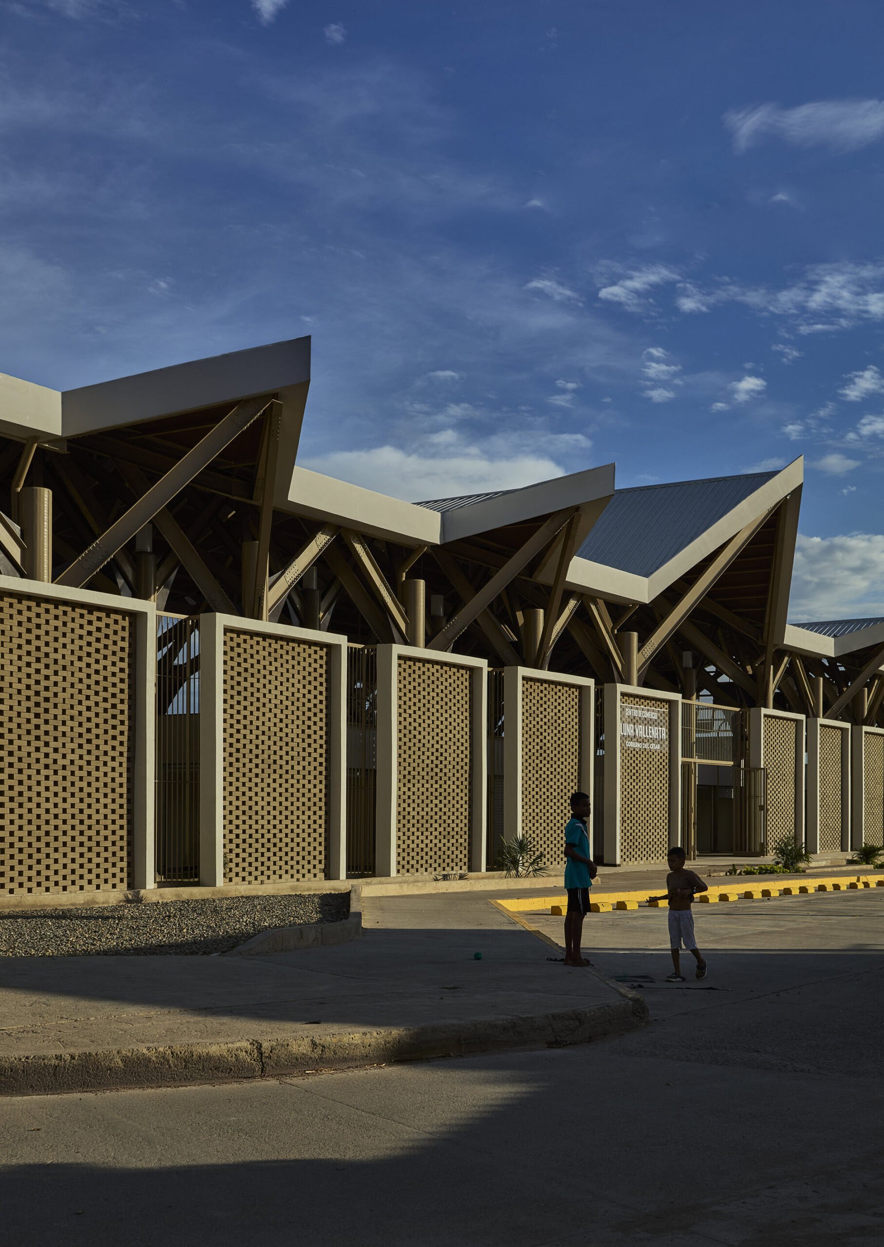 Plaza Luna Vallenata / Tarq Studio