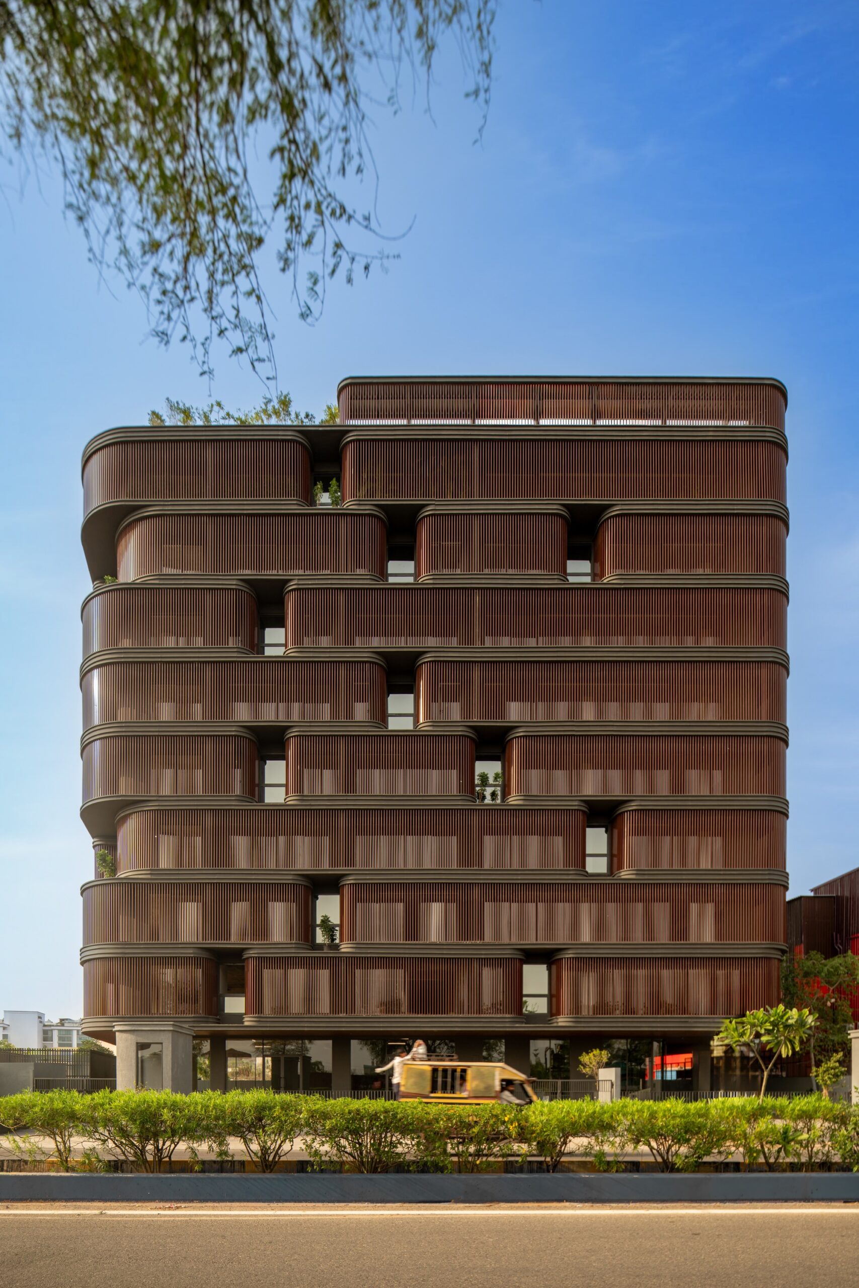 Primus Office Building / Sanjay Puri Architects
