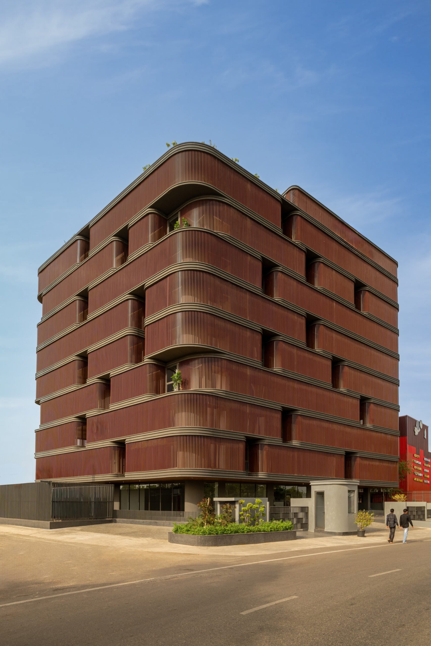Primus Office Building / Sanjay Puri Architects