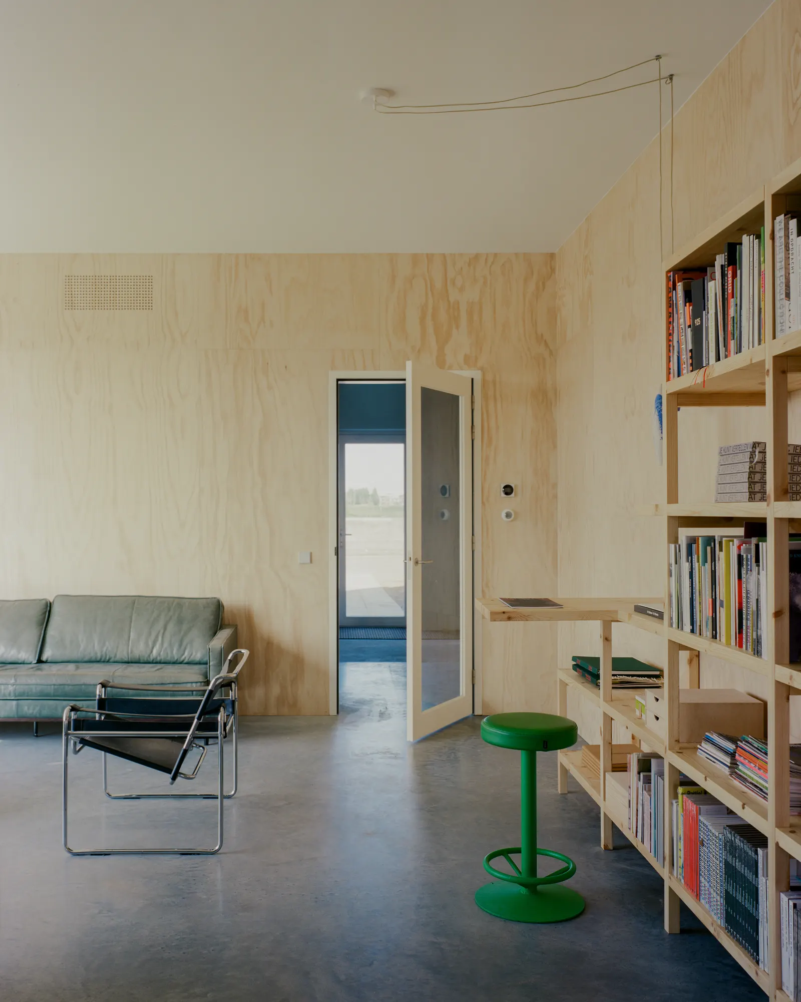 Showdepot DE.GROEN / Space Encounters