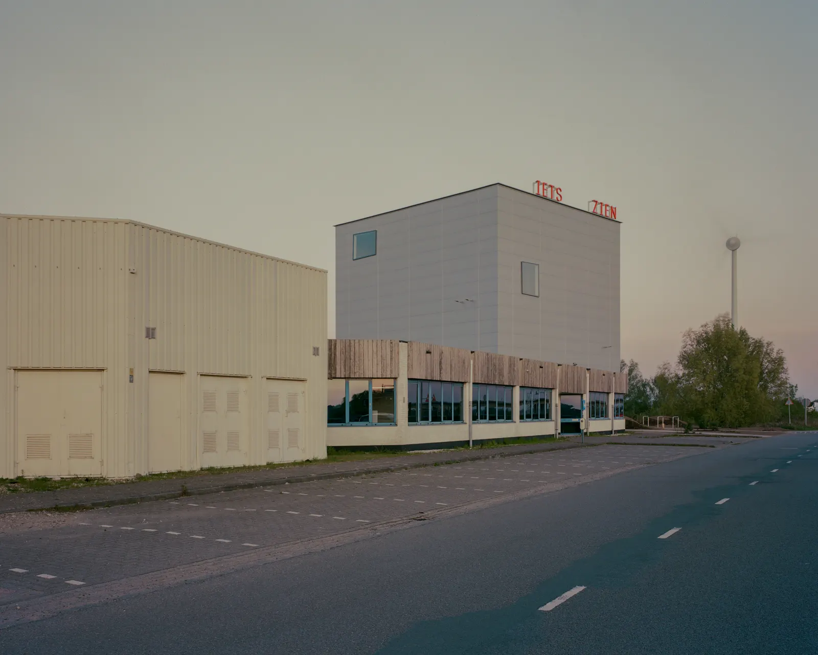 Showdepot DE.GROEN / Space Encounters