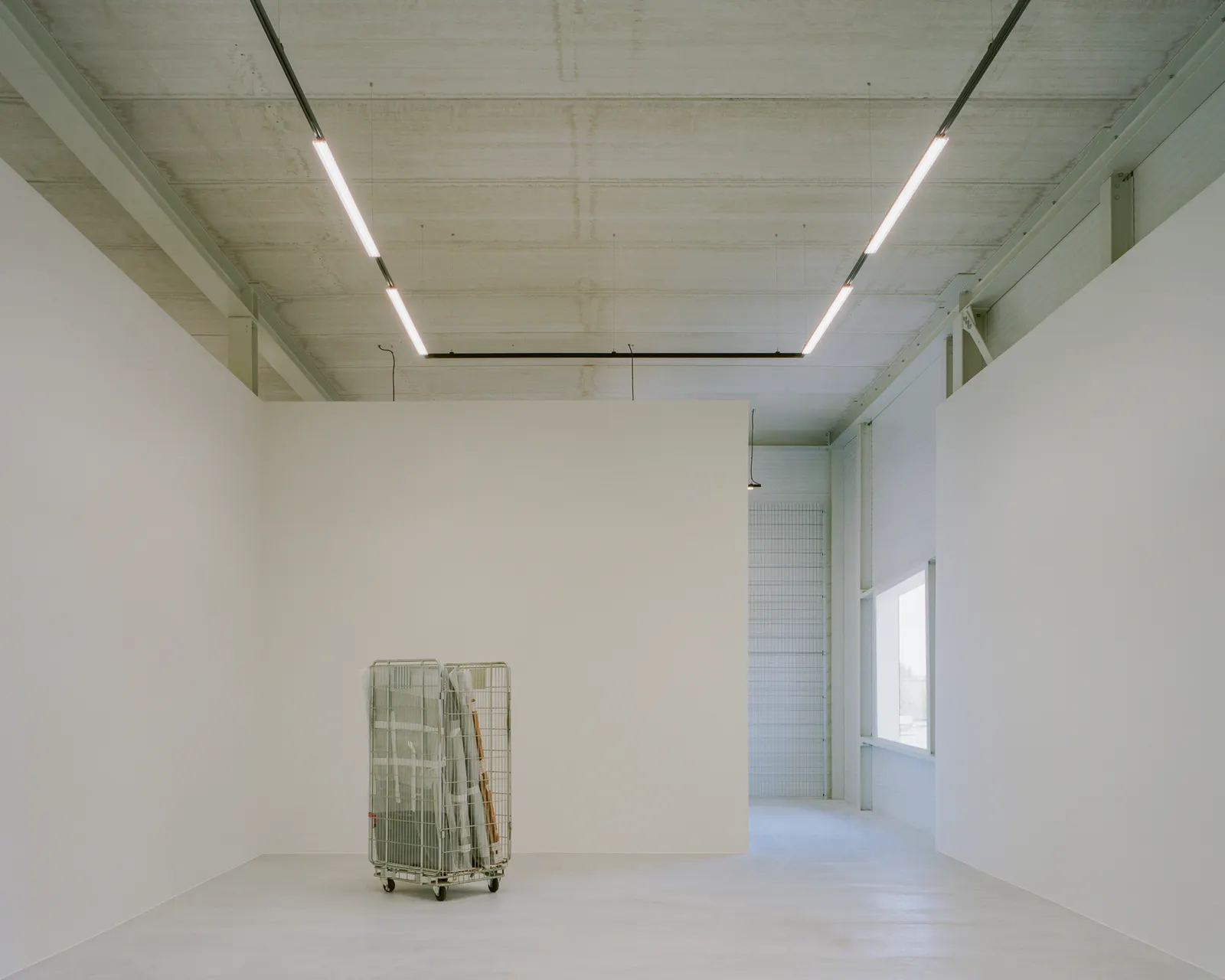 Showdepot DE.GROEN / Space Encounters