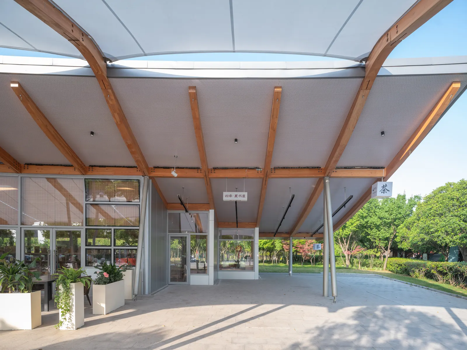 TBB Libraries – Hundred Flowers Park Libraries / Atelier Liu Yuyang Architects