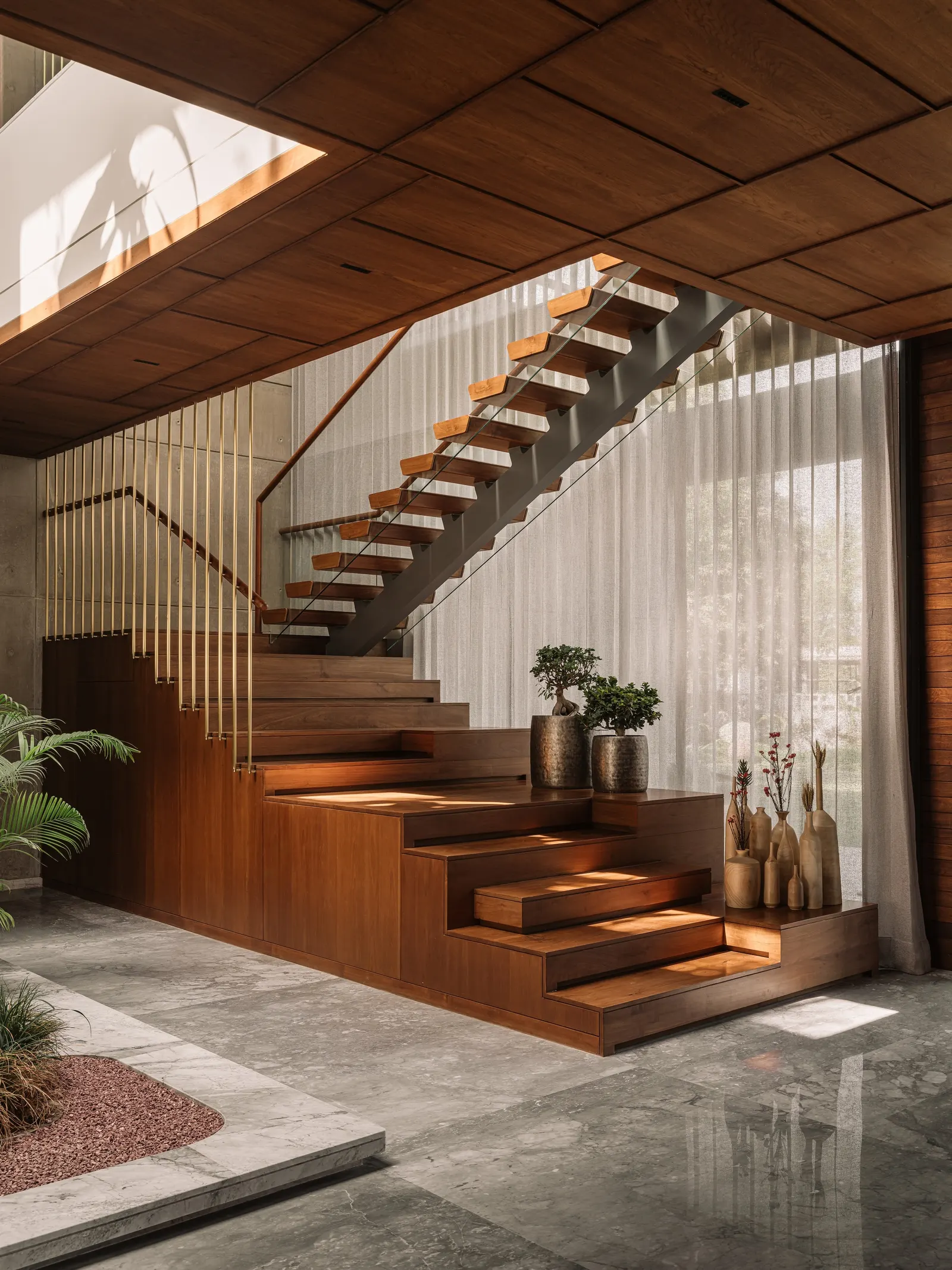 Дом Green Court в Ахмедабаде / andblack design studio