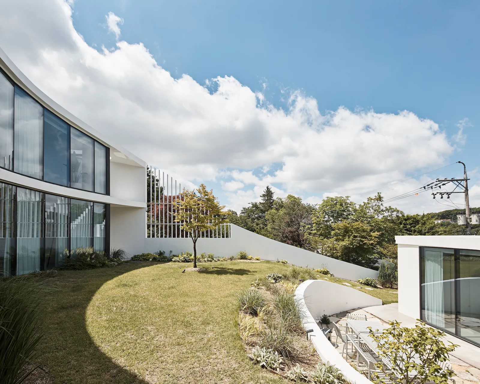 The Orb House / Chiasmus Partners