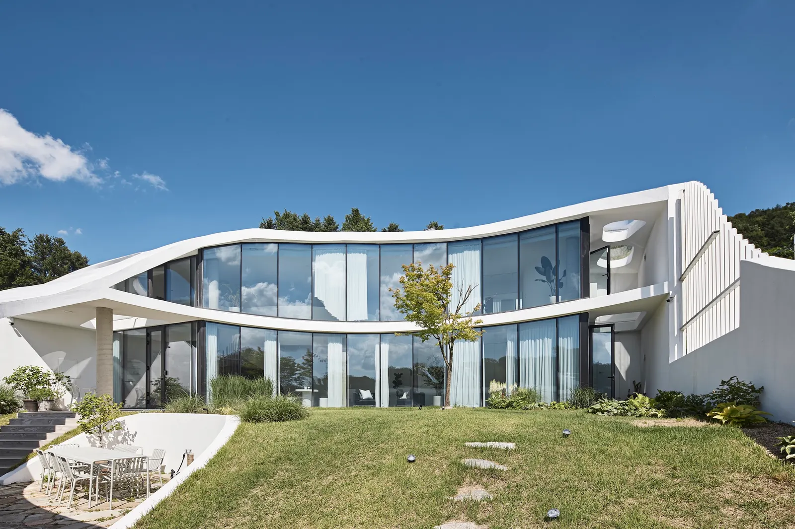 The Orb House / Chiasmus Partners