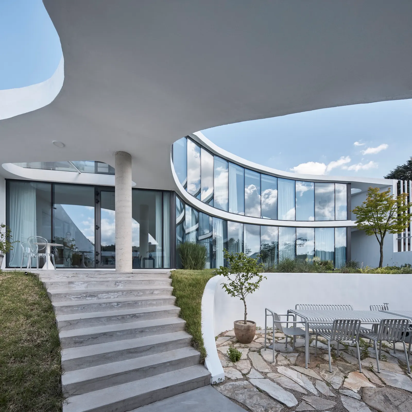 The Orb House / Chiasmus Partners