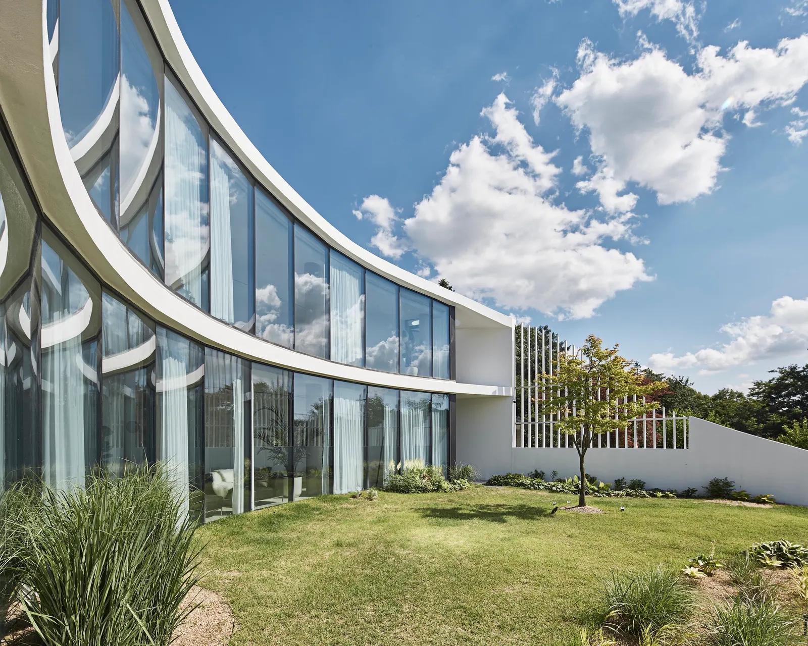 The Orb House / Chiasmus Partners