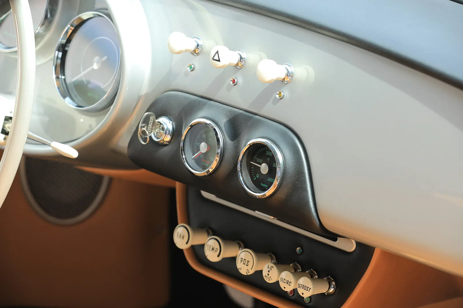 Thornley Kelham вручную формирует кузов Porsche 356 European SL из алюминия за более чем 2000 часов